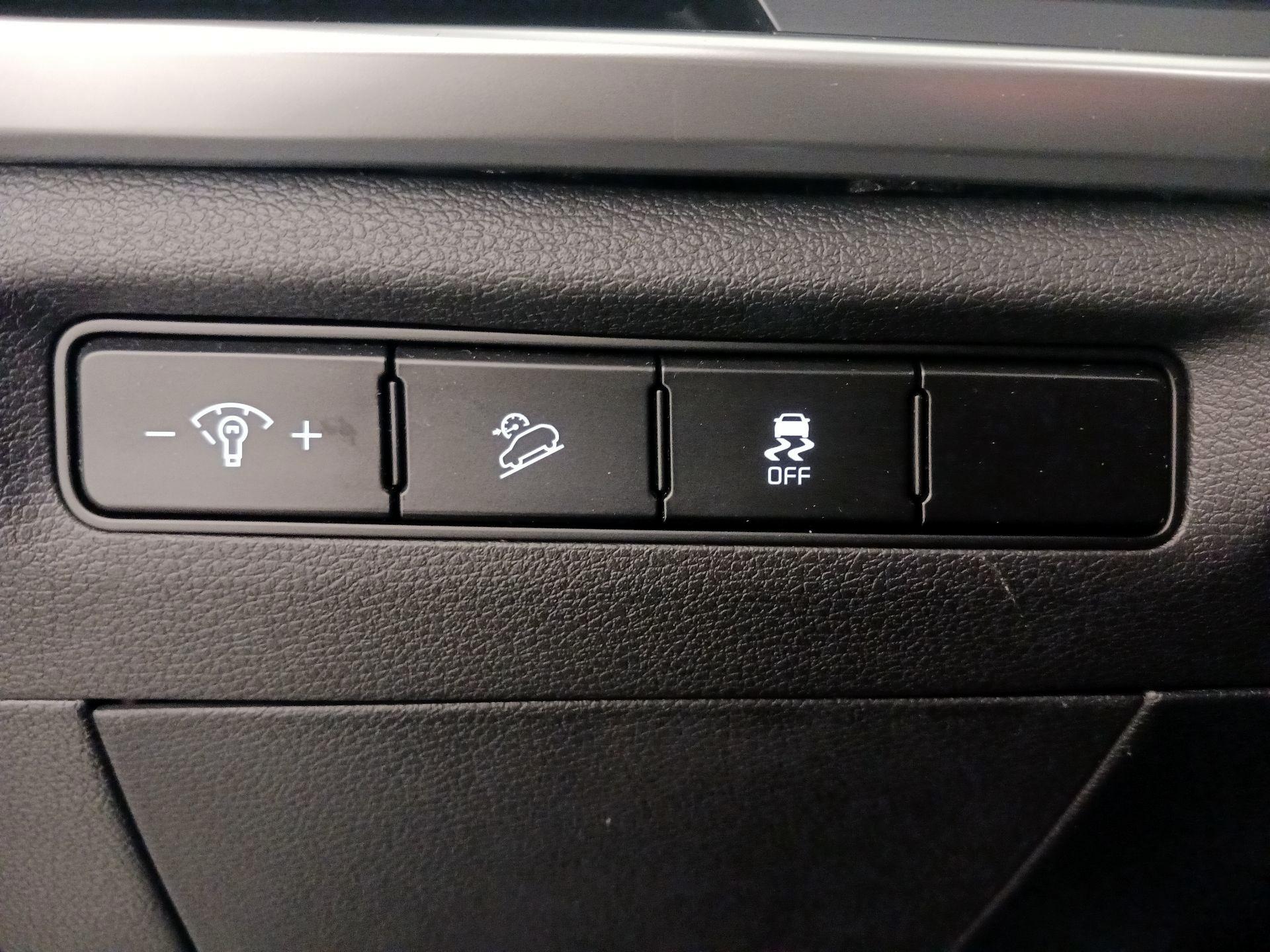 Thumbnail: 2023 Kia Telluride - 13