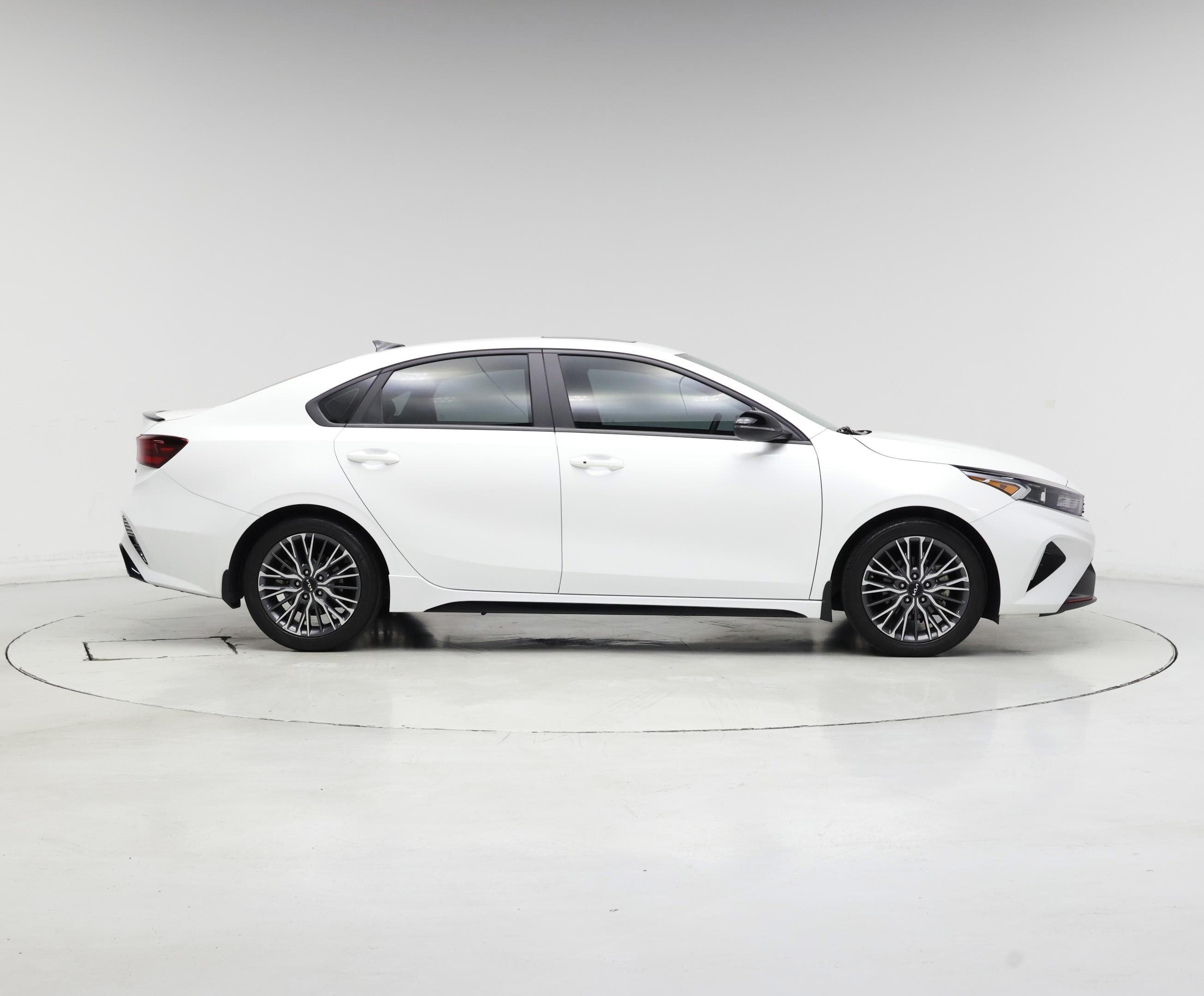 Thumbnail: 2023 Kia Forte - 7