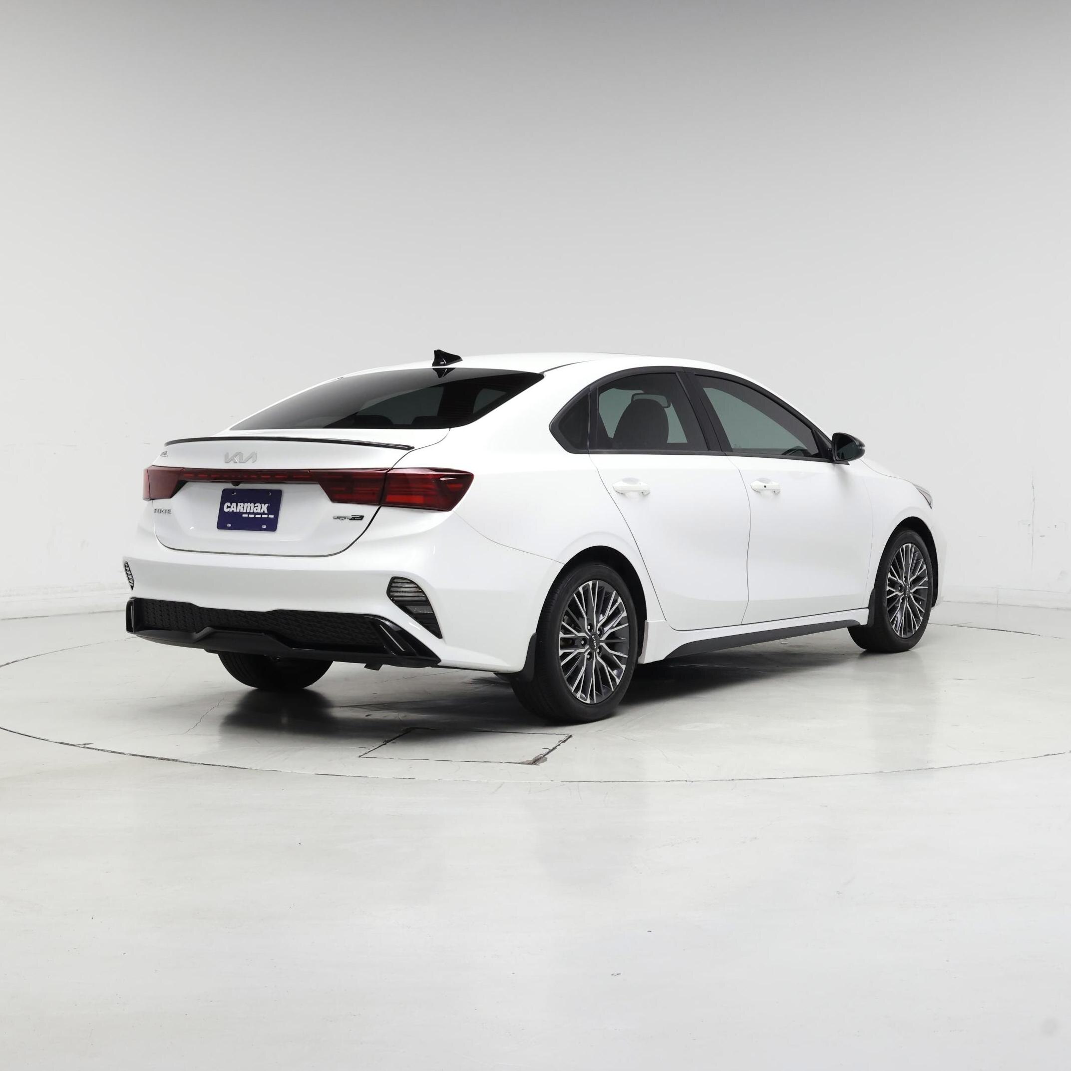 Thumbnail: 2023 Kia Forte - 8