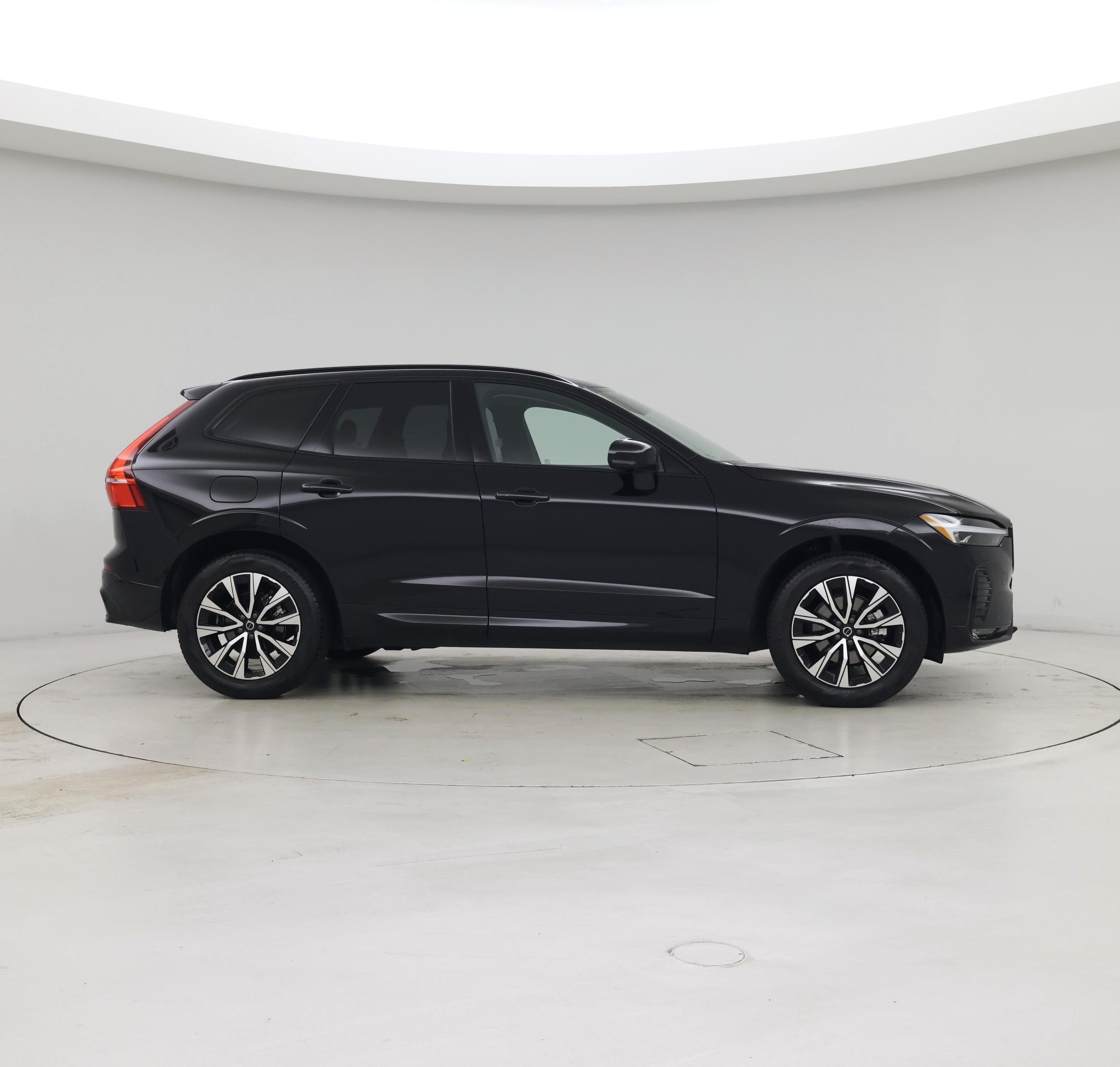 Thumbnail: 2025 Volvo XC60 - 7
