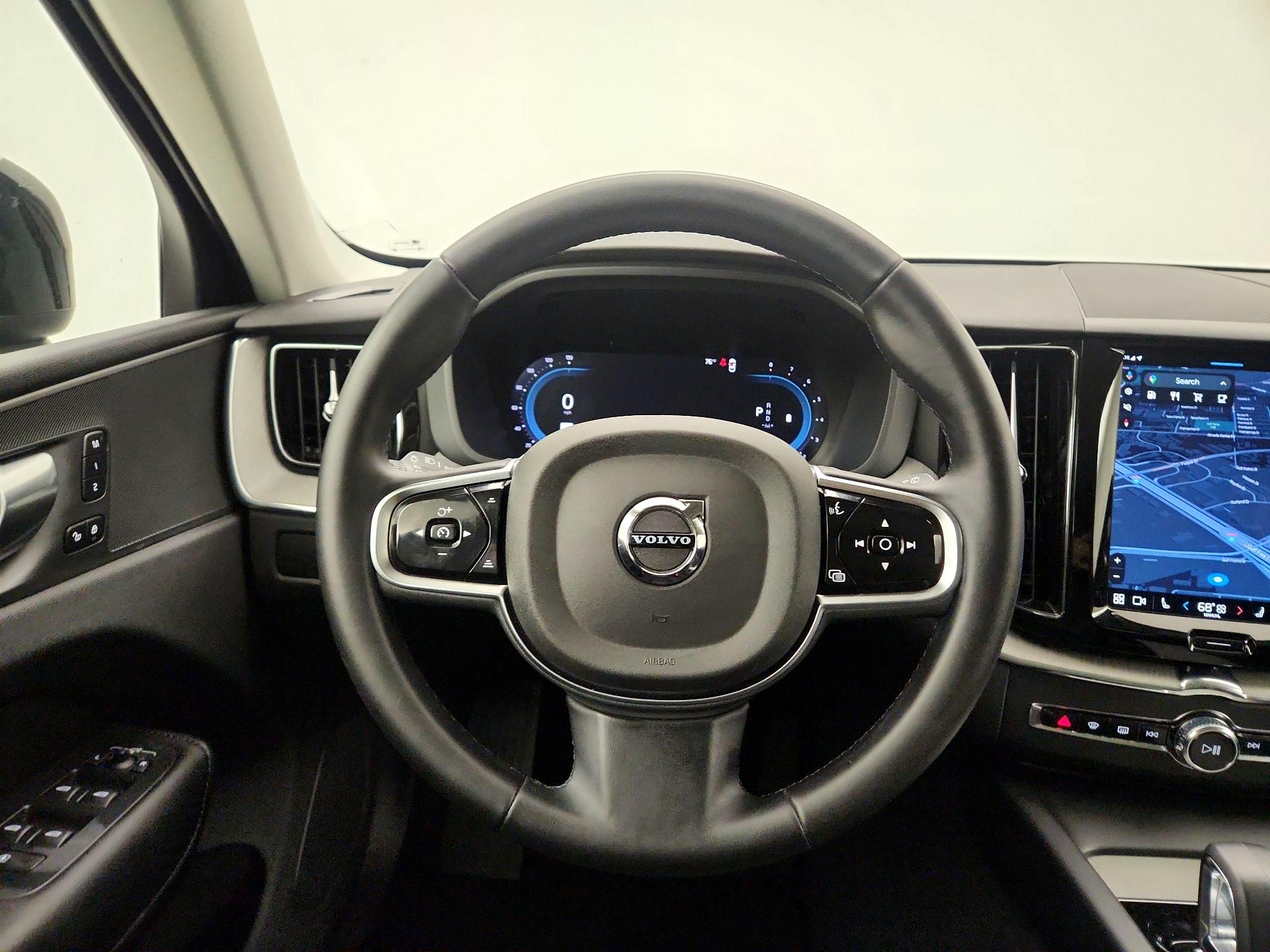 Thumbnail: 2025 Volvo XC60 - 10