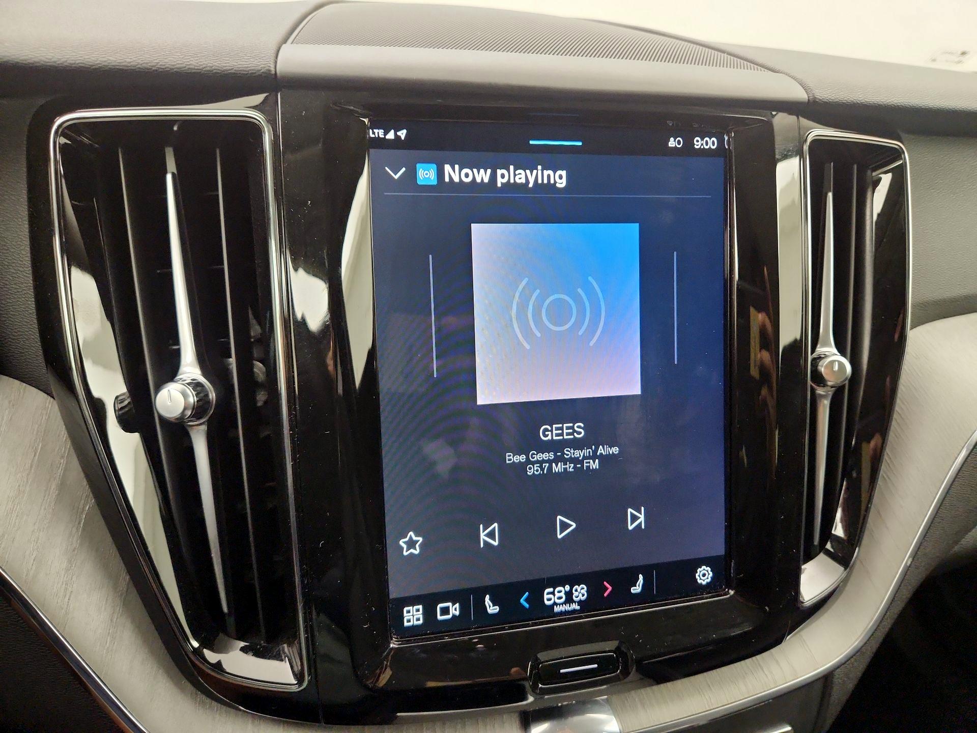 Thumbnail: 2025 Volvo XC60 - 16