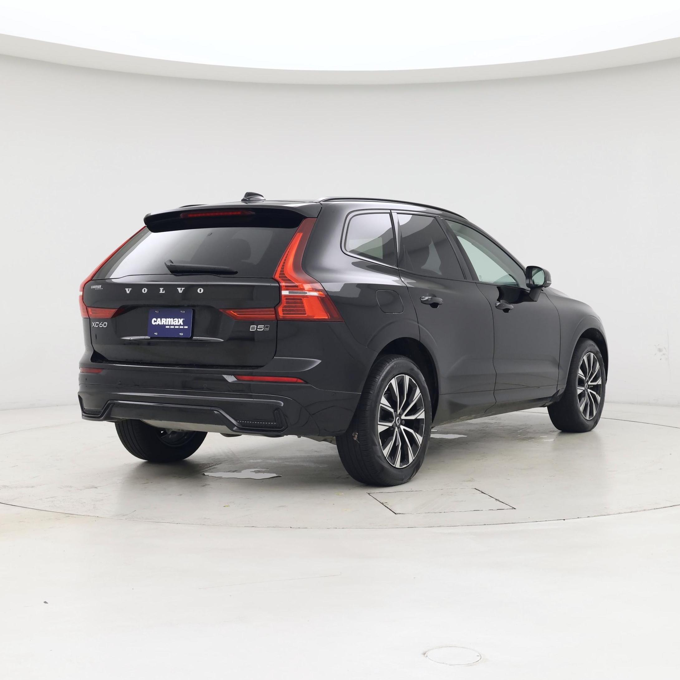 Thumbnail: 2025 Volvo XC60 - 8