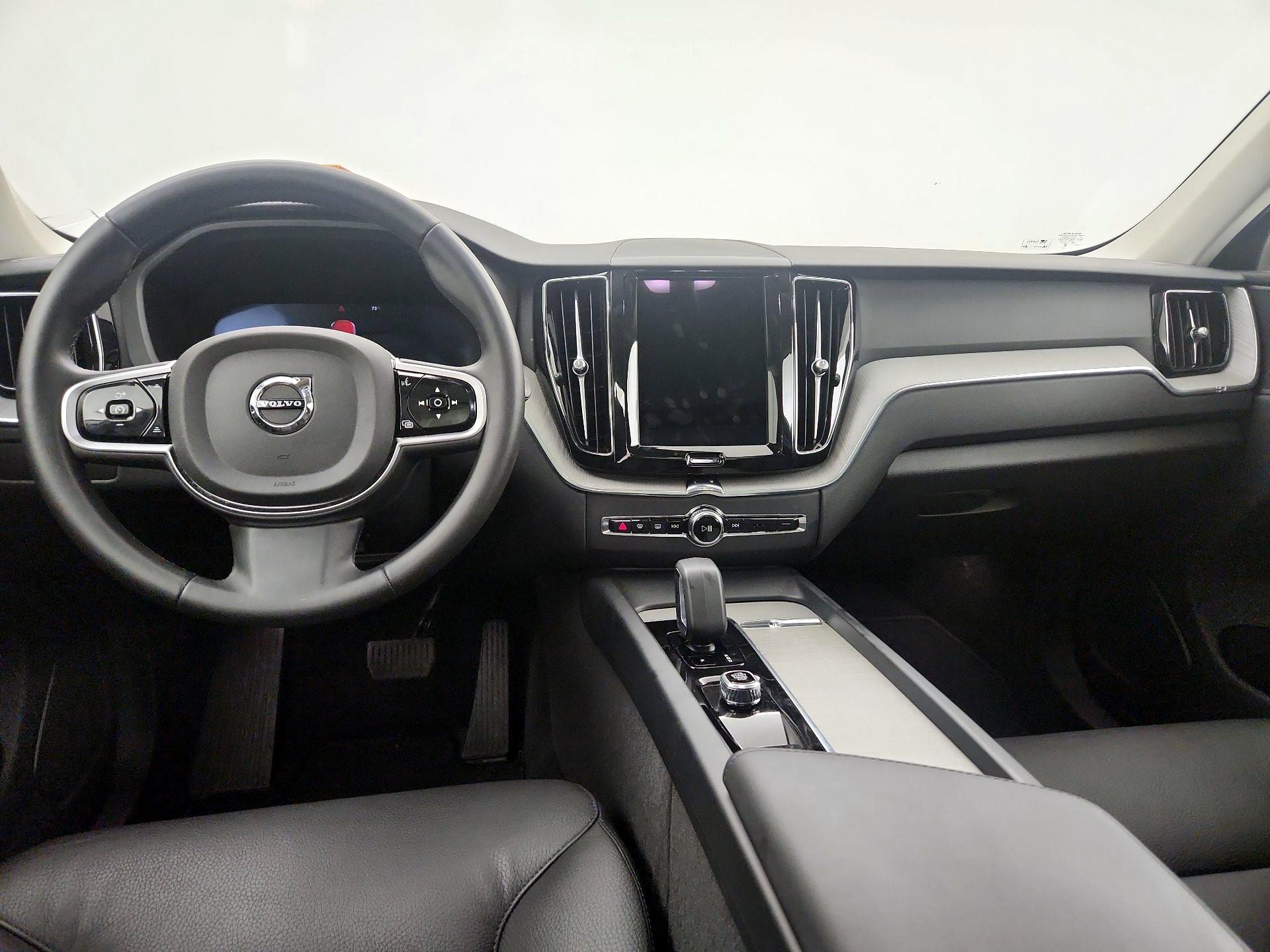 Thumbnail: 2025 Volvo XC60 - 9