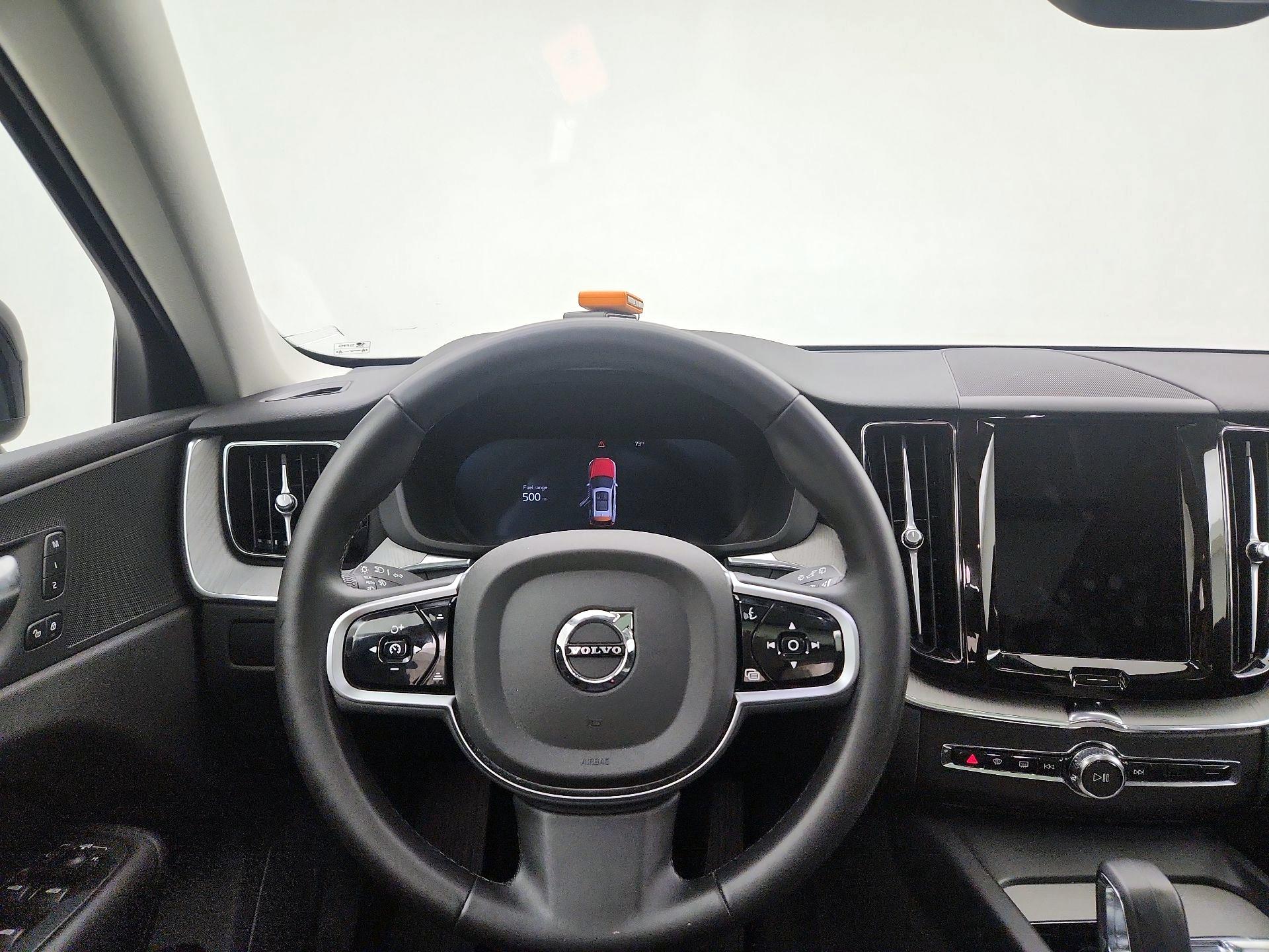 Thumbnail: 2025 Volvo XC60 - 10