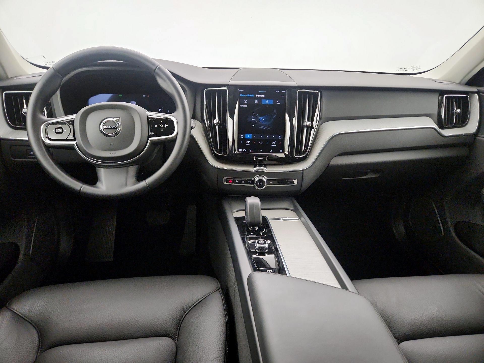 Thumbnail: 2025 Volvo XC60 - 9