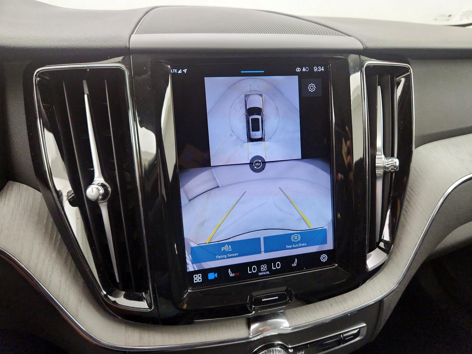 Thumbnail: 2025 Volvo XC60 - 15