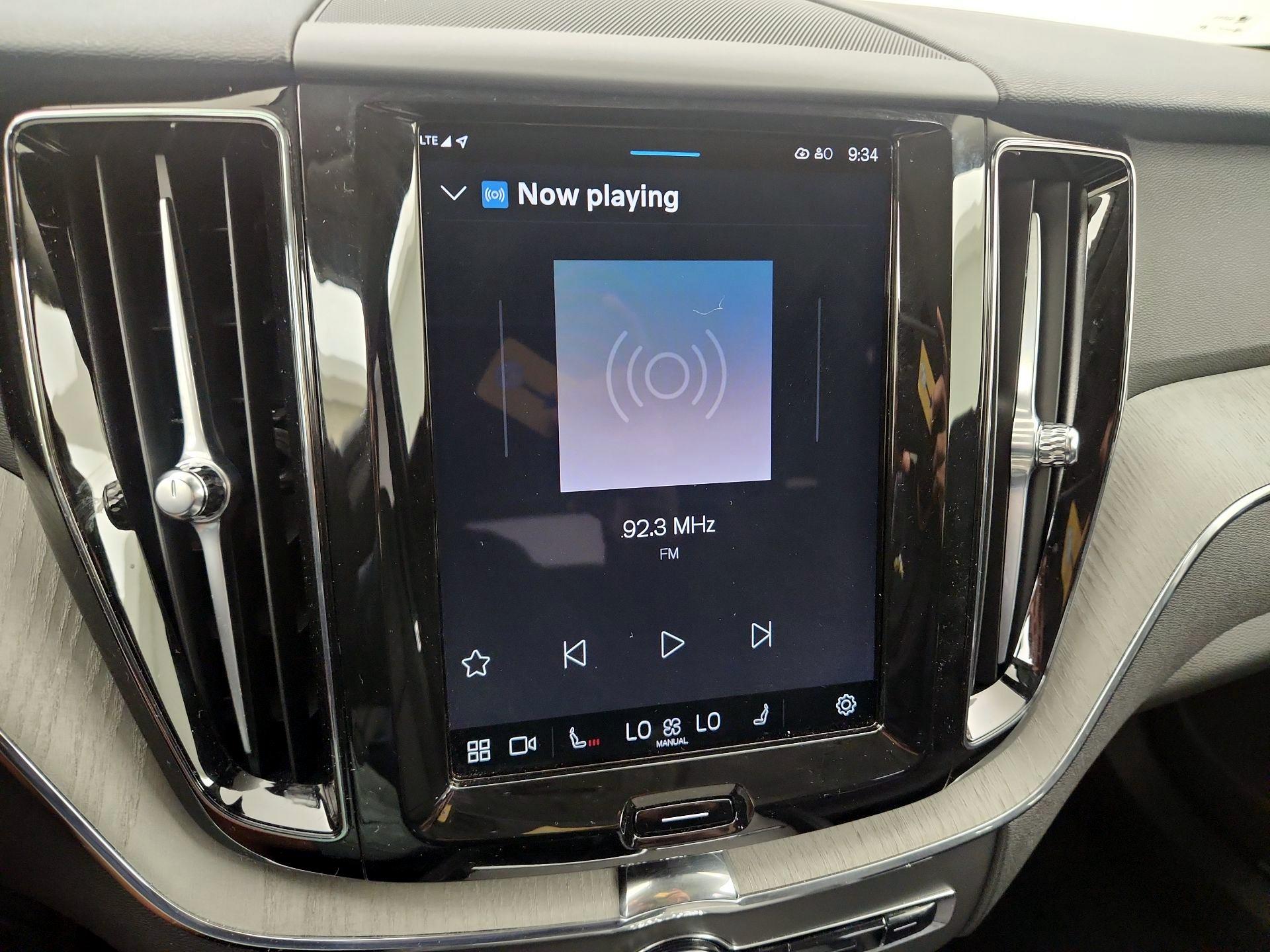 Thumbnail: 2025 Volvo XC60 - 16