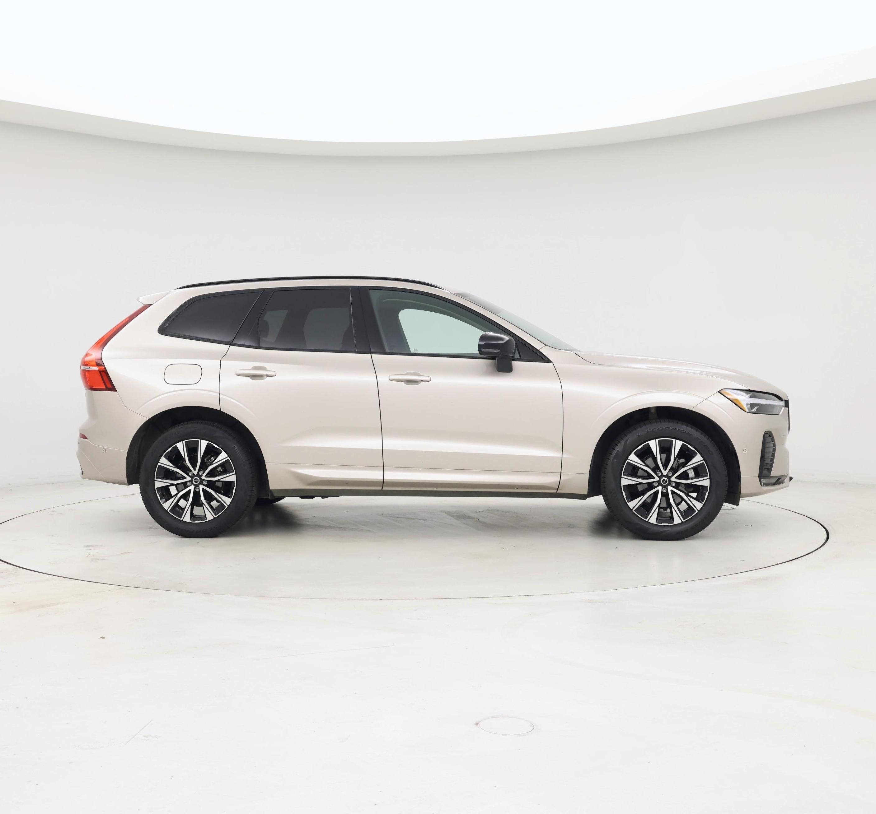 Thumbnail: 2025 Volvo XC60 - 7