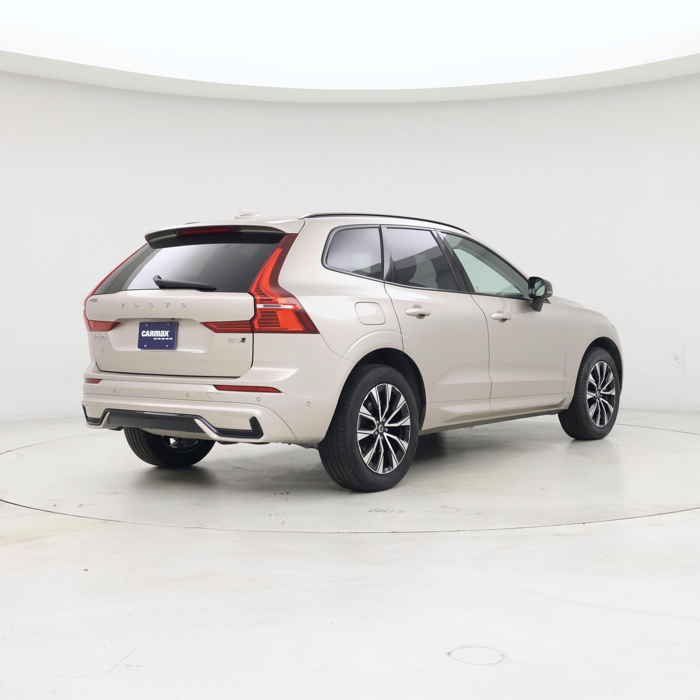 Thumbnail: 2025 Volvo XC60 - 8
