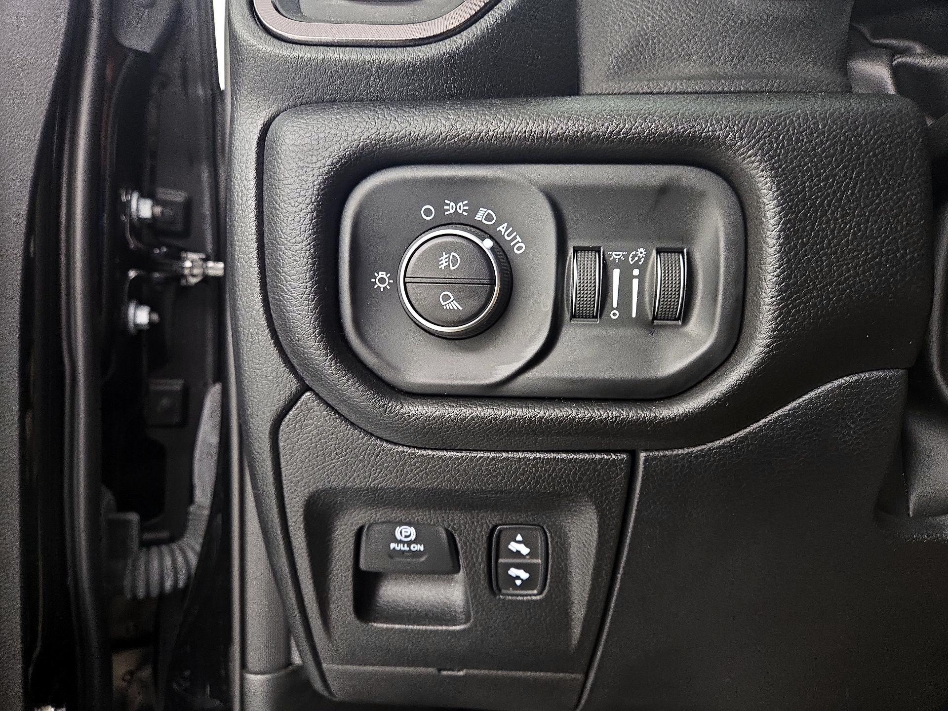 Thumbnail: 2025 RAM 1500 - 13