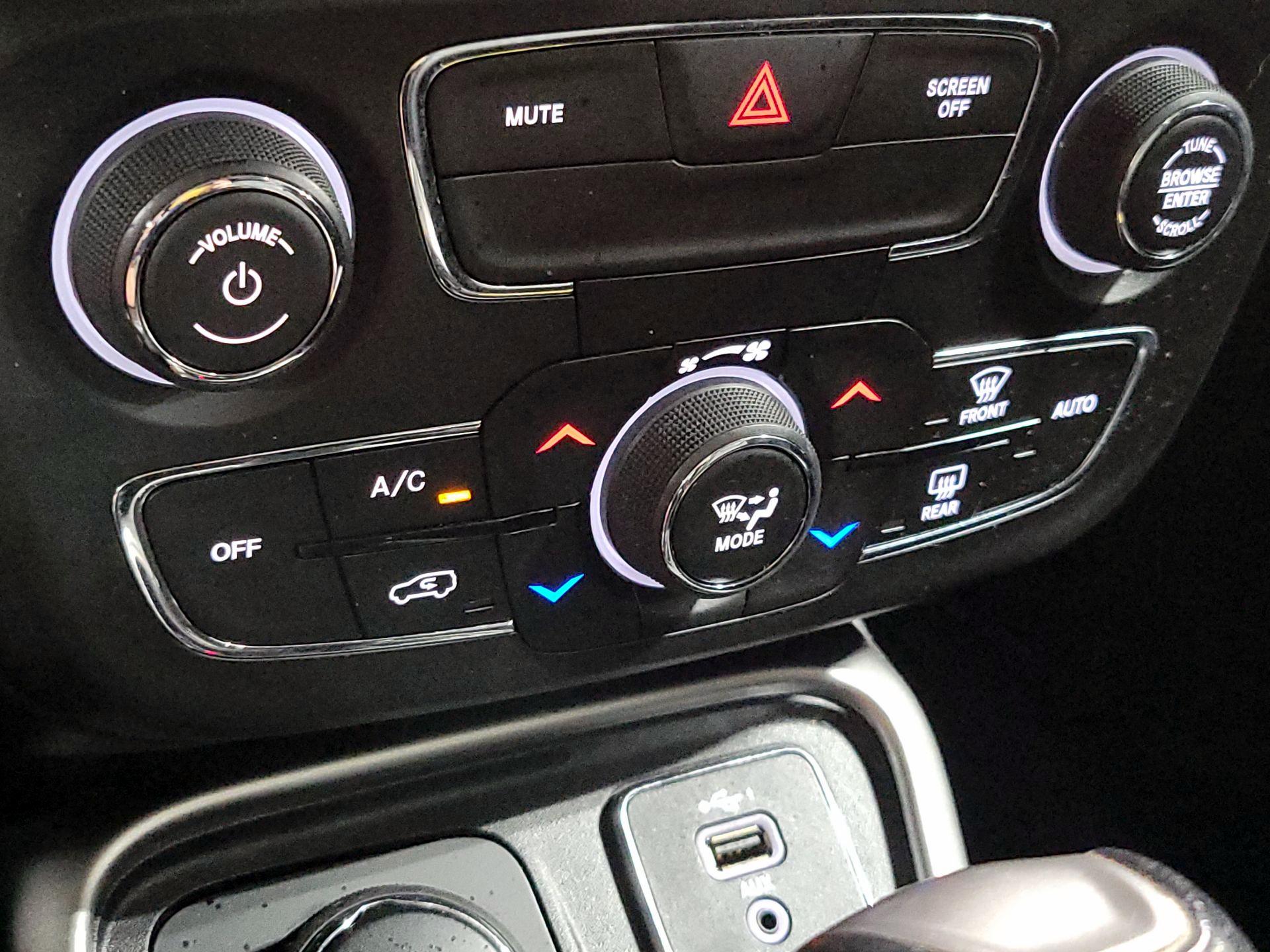 Thumbnail: 2021 Jeep Compass - 17