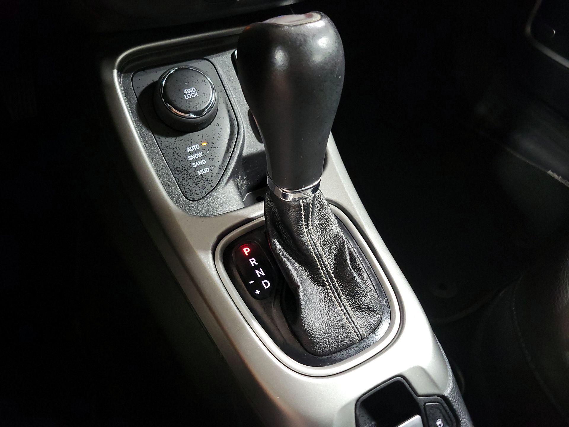 Thumbnail: 2021 Jeep Compass - 18