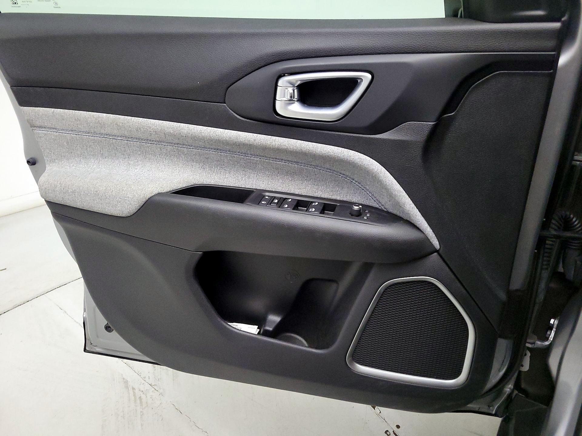 Thumbnail: 2022 Jeep Compass - 12