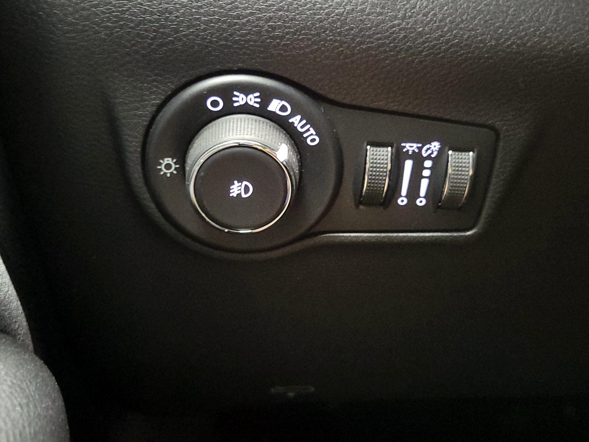 Thumbnail: 2022 Jeep Compass - 13