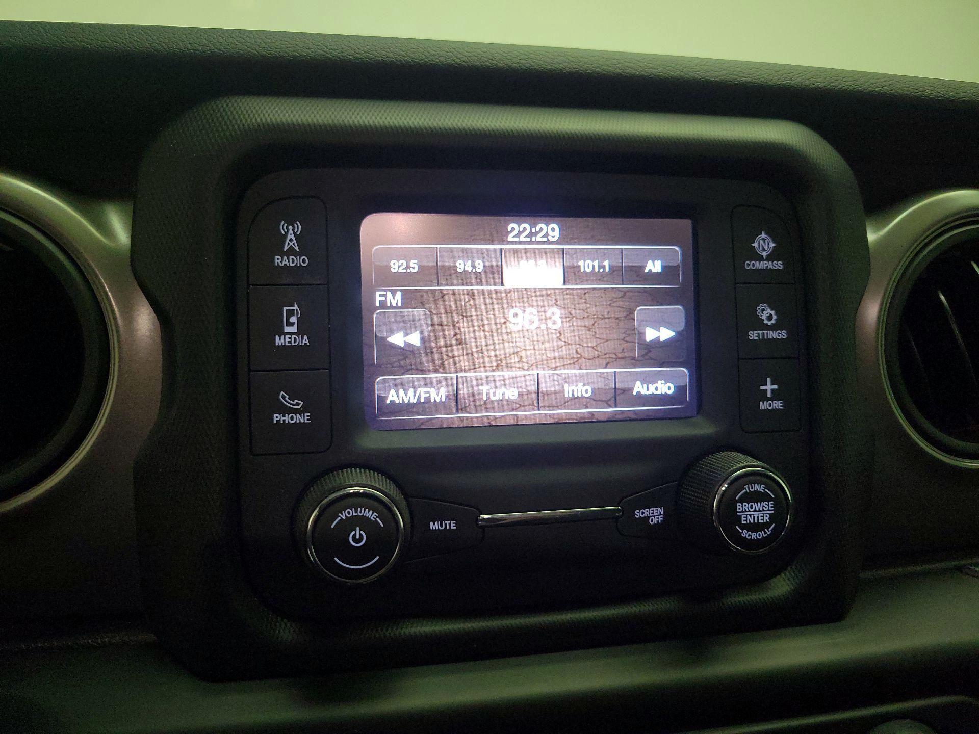 Thumbnail: 2021 Jeep Wrangler - 15