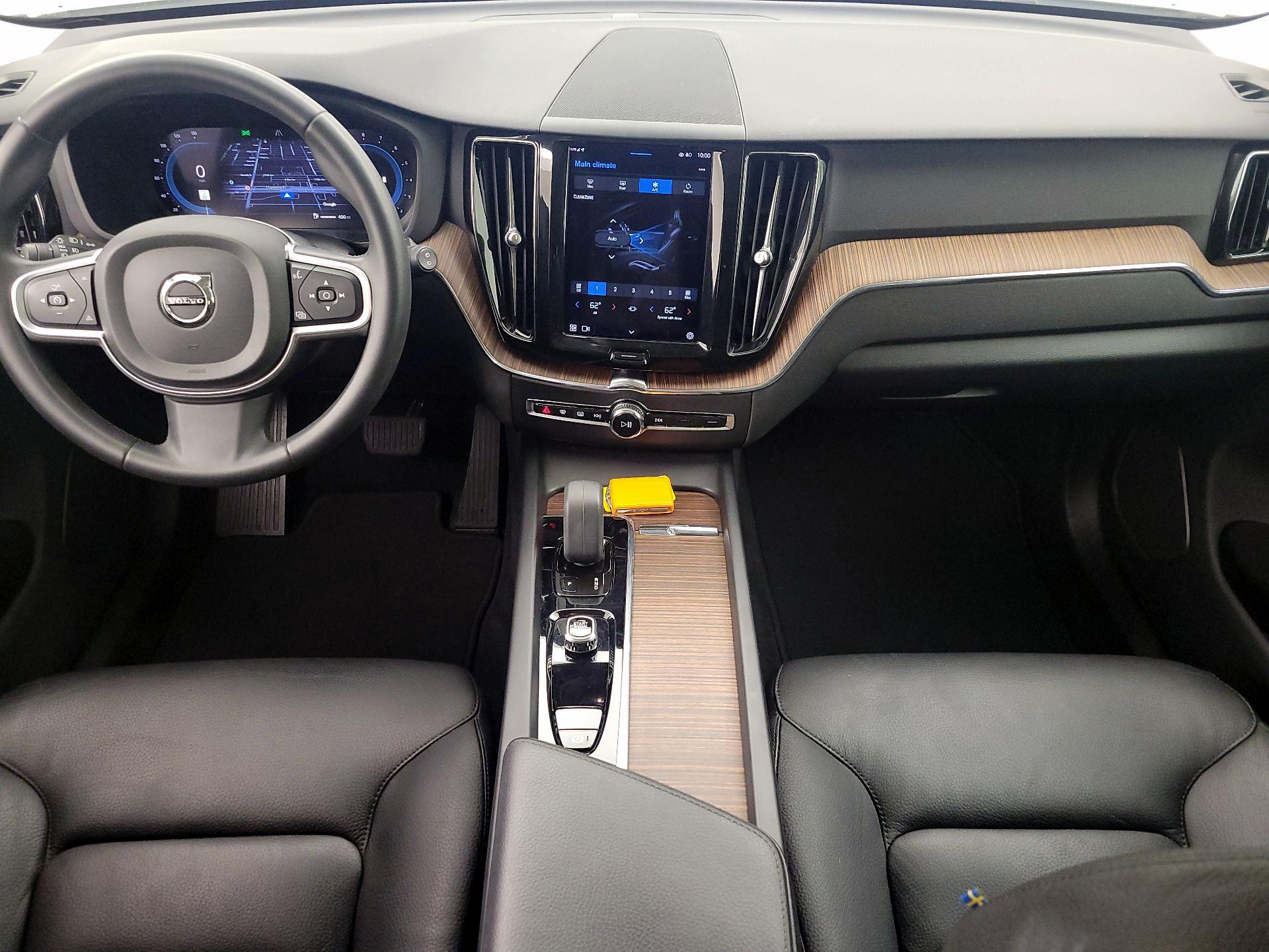 Thumbnail: 2022 Volvo XC60 - 9