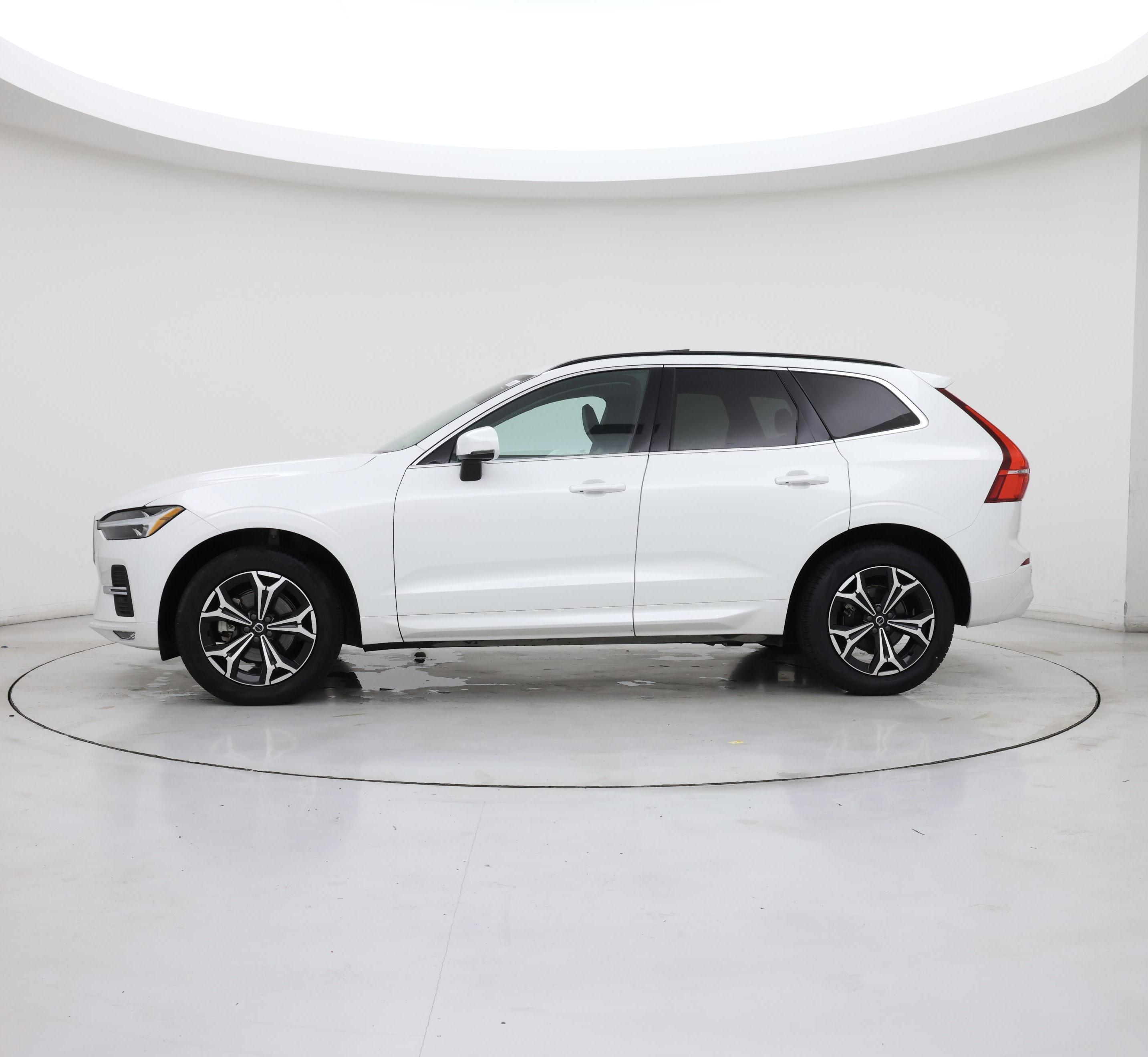 Thumbnail: 2022 Volvo XC60 - 3