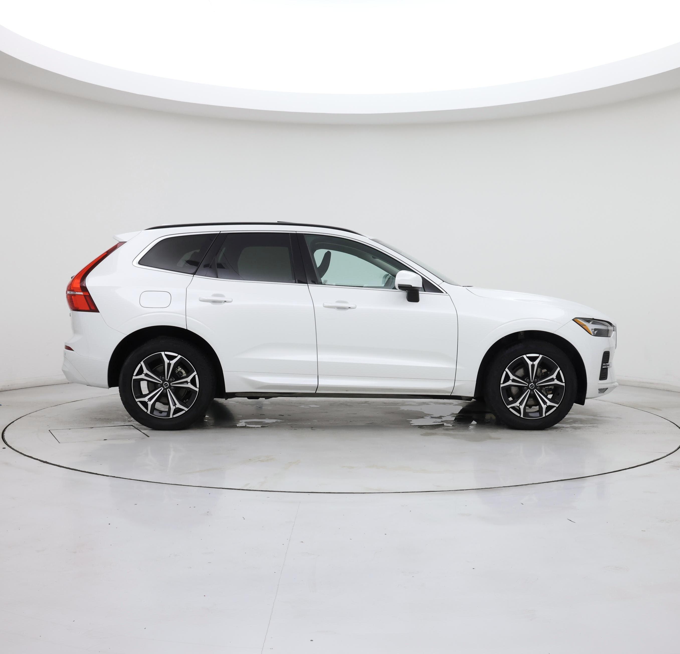 Thumbnail: 2022 Volvo XC60 - 7