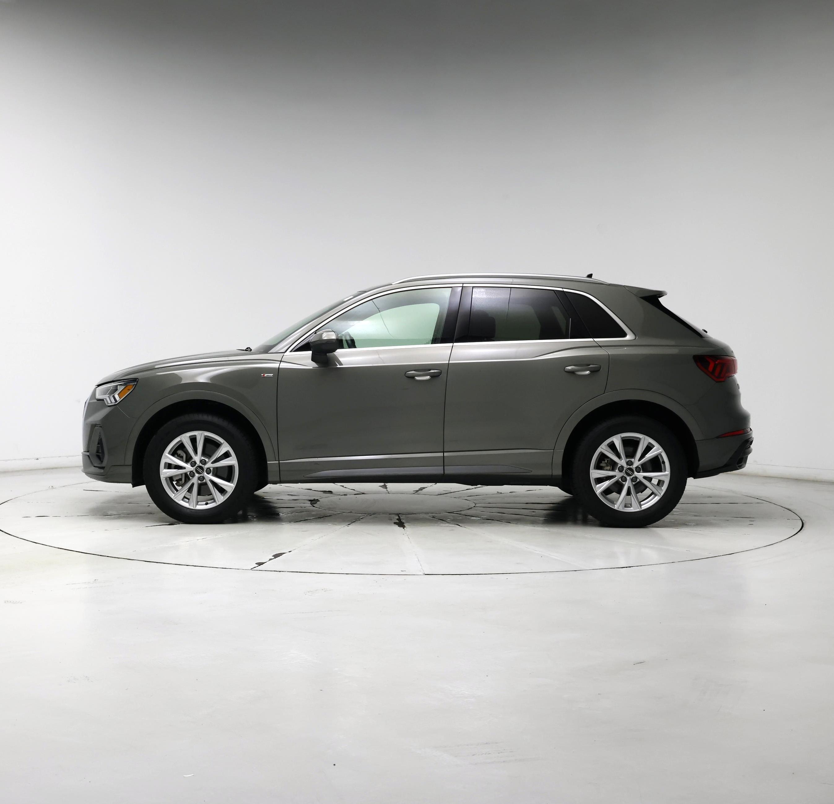 Thumbnail: 2022 Audi Q3 - 3