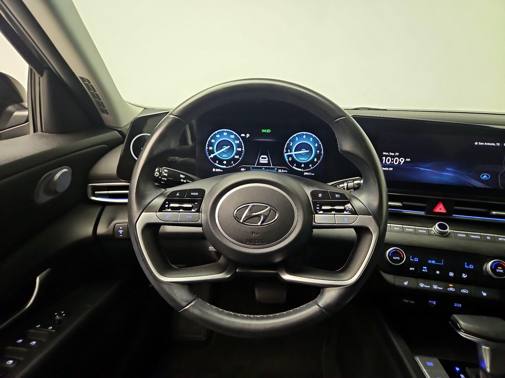 Thumbnail: 2023 Hyundai Elantra - 10
