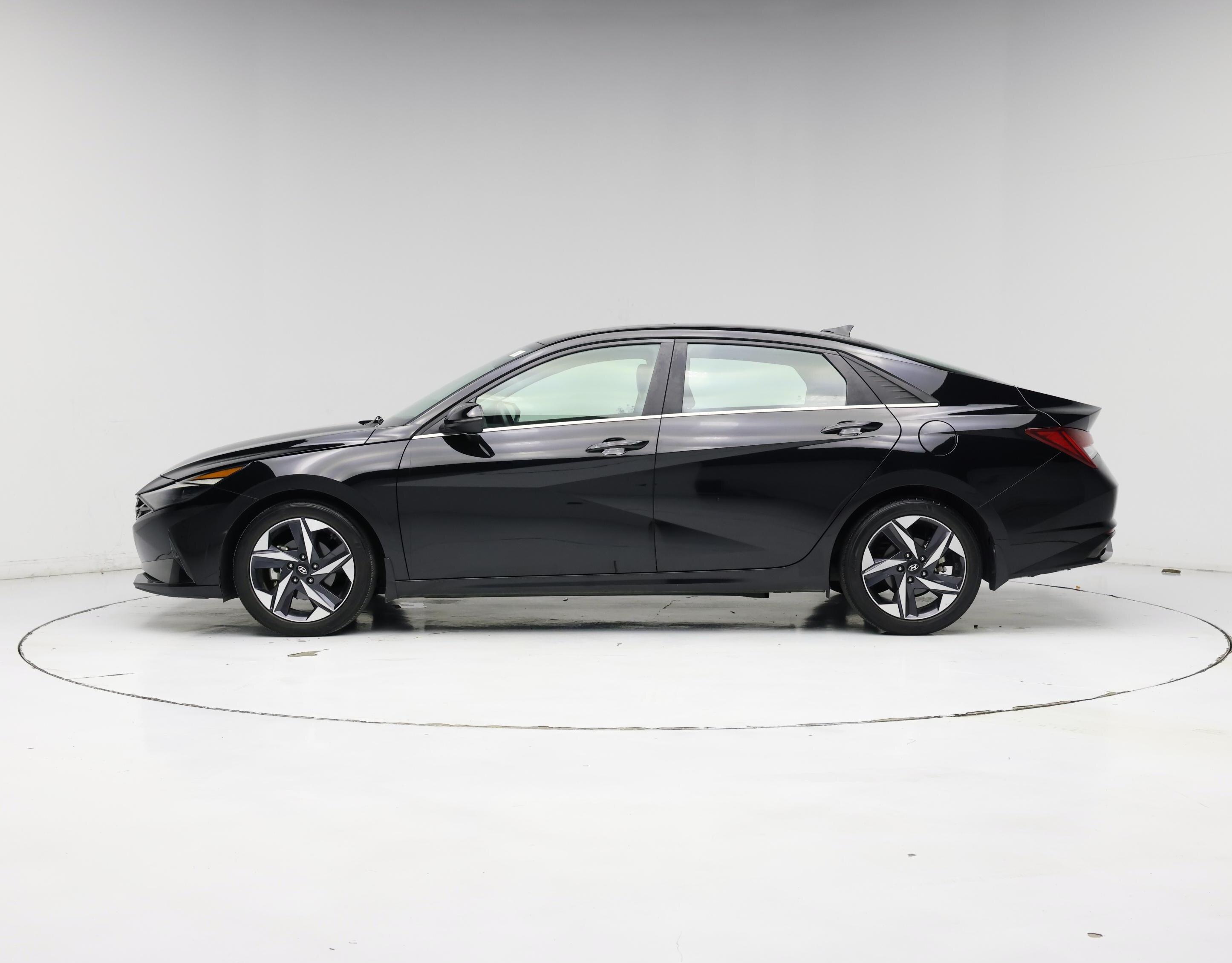 Thumbnail: 2023 Hyundai Elantra - 3