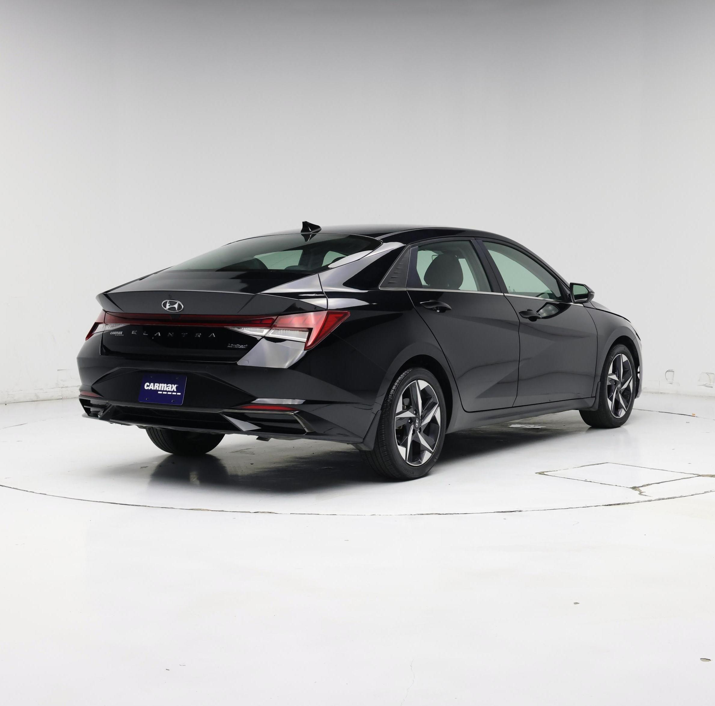 Thumbnail: 2023 Hyundai Elantra - 8