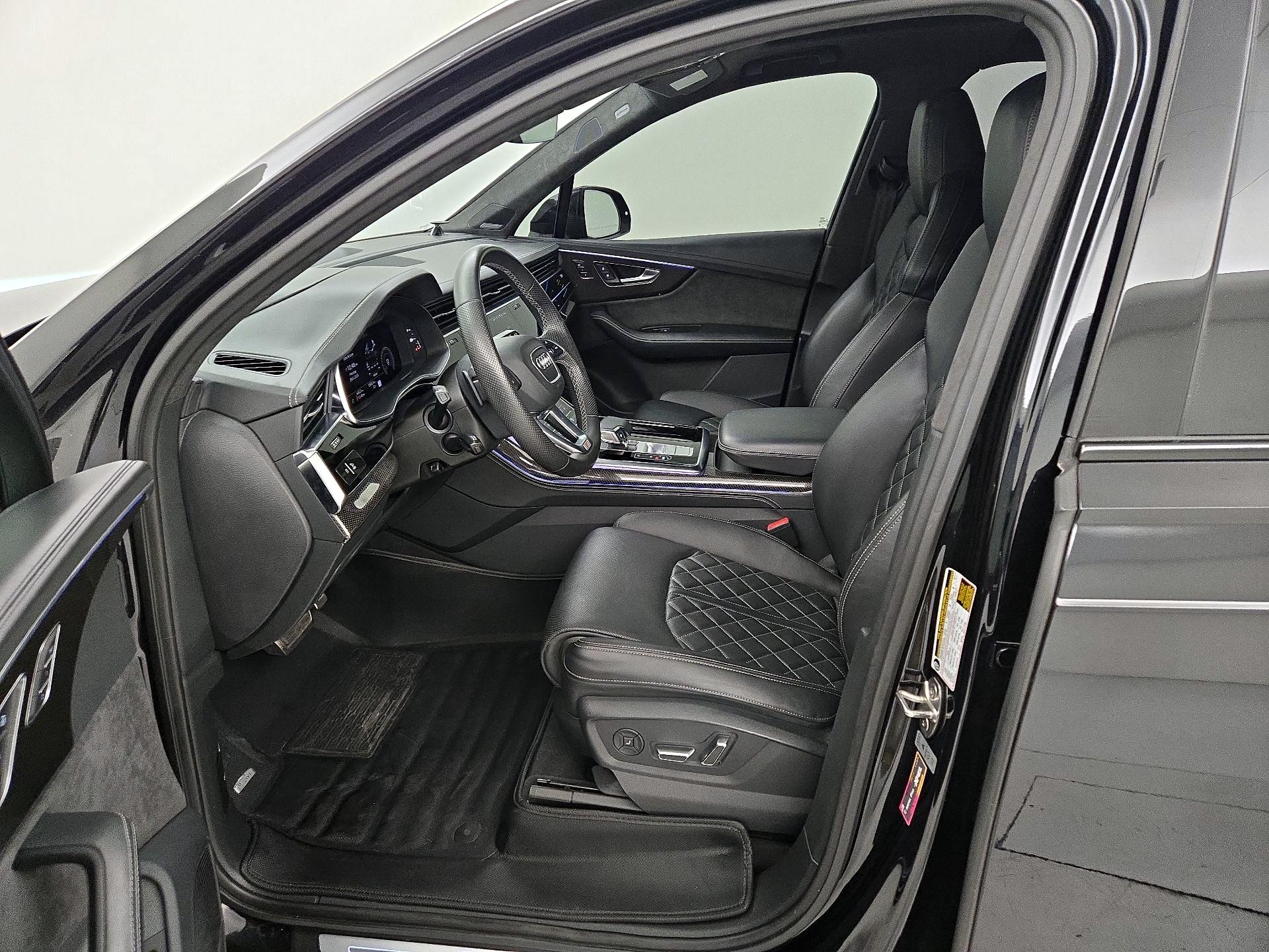 Thumbnail: 2021 Audi SQ7 - 11