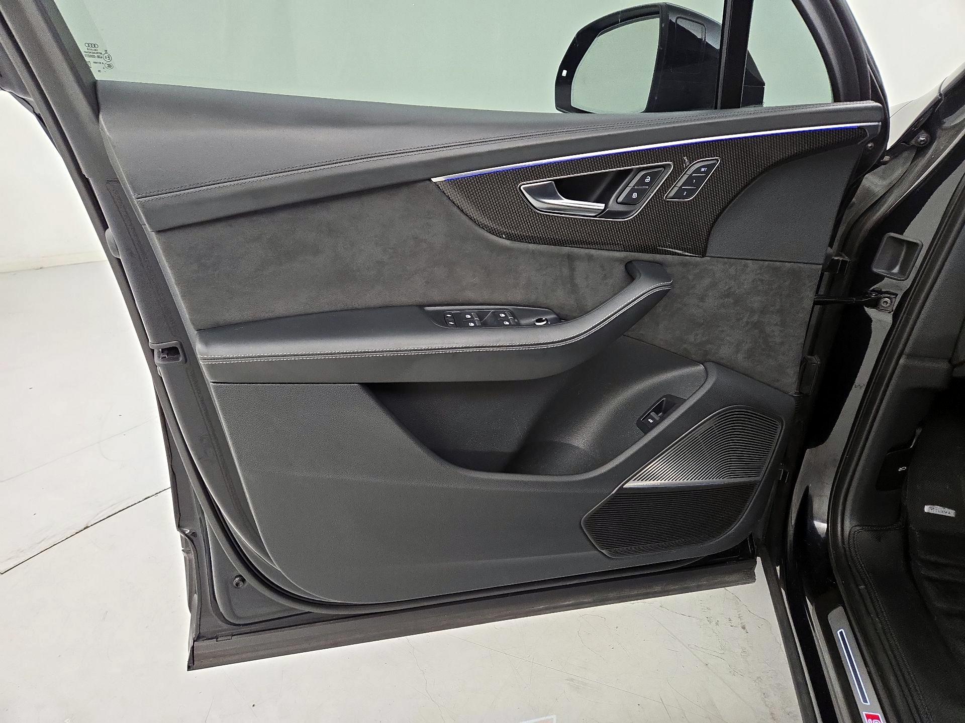 Thumbnail: 2021 Audi SQ7 - 12