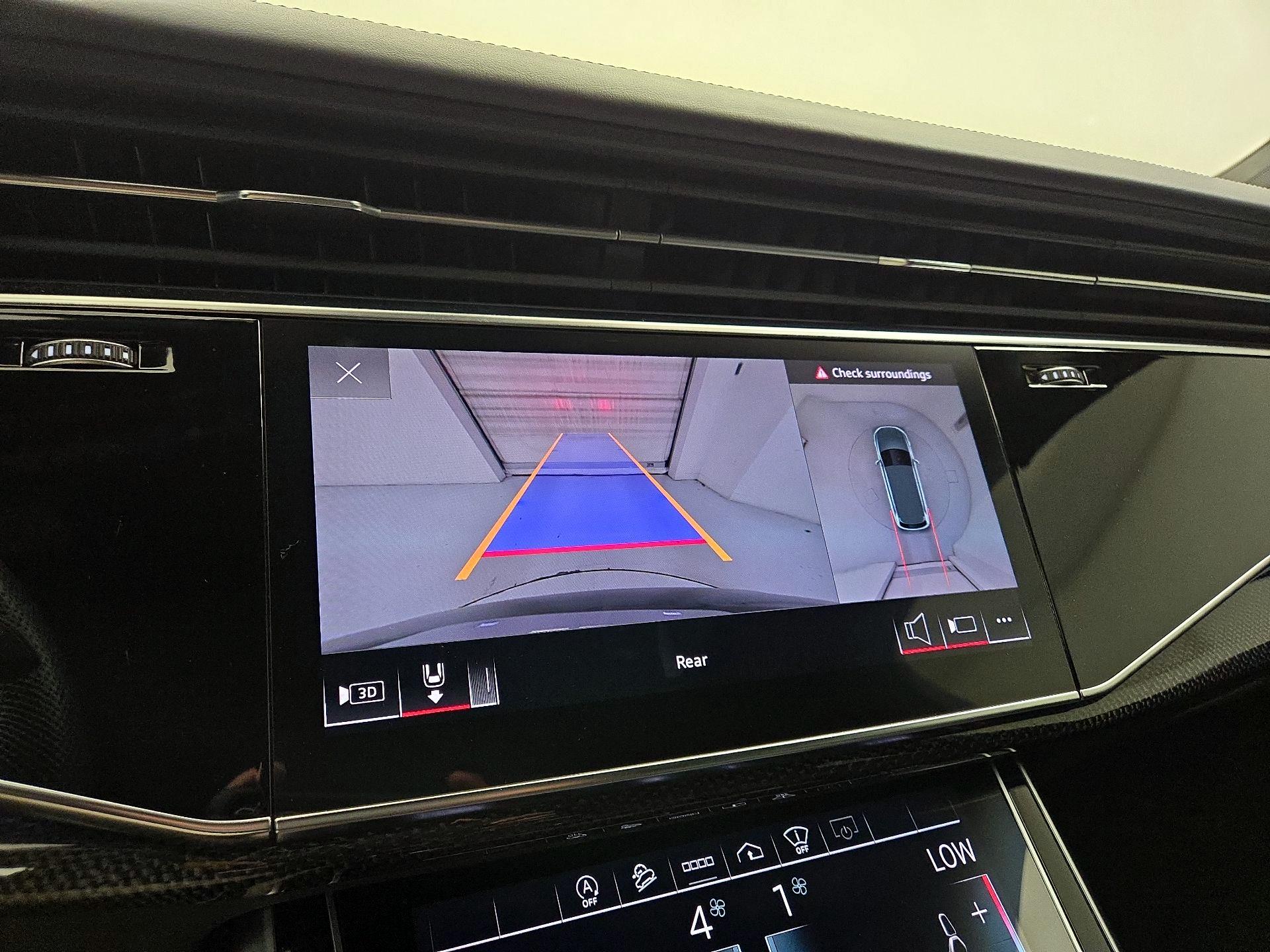 Thumbnail: 2021 Audi SQ7 - 15
