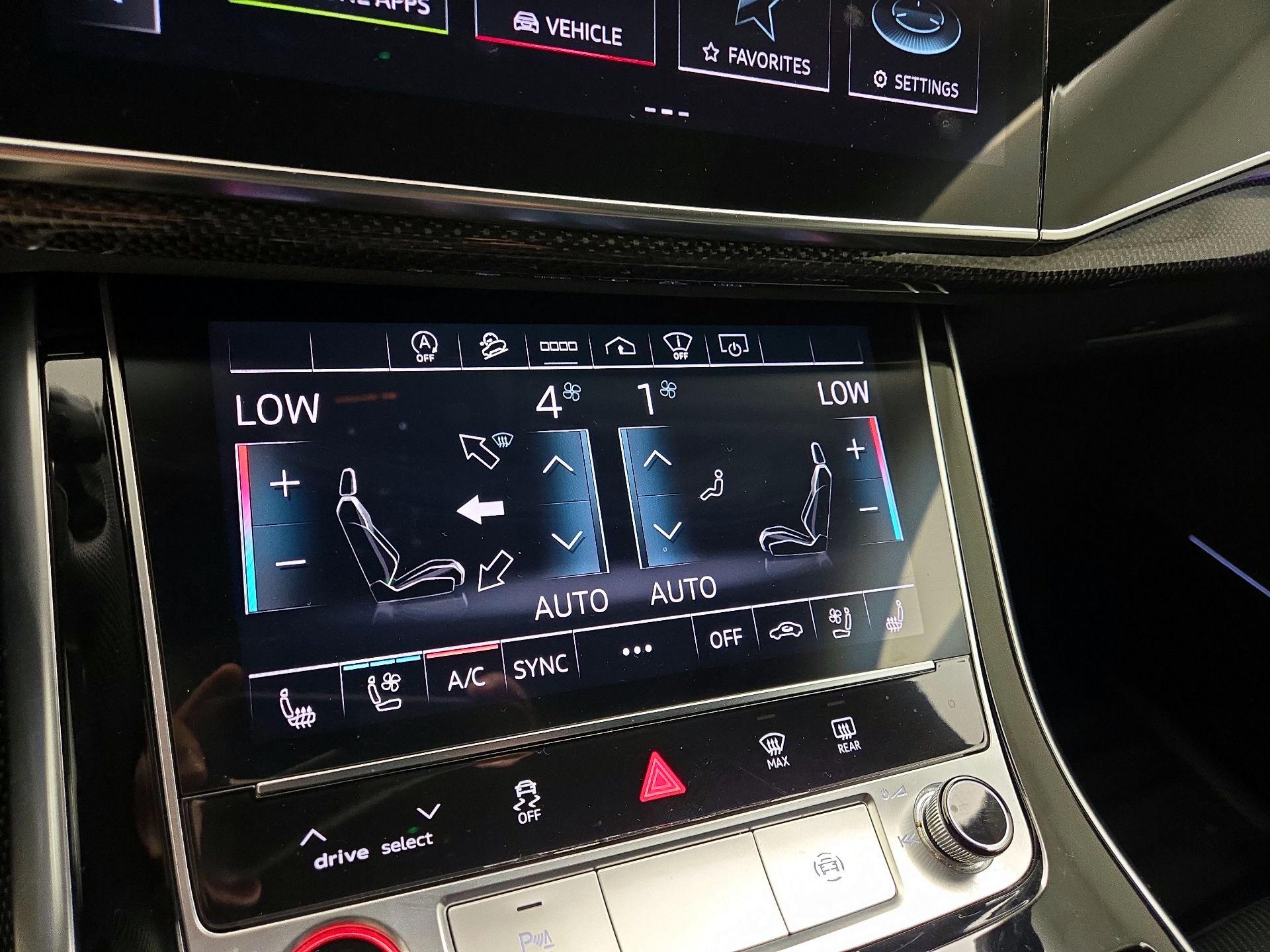Thumbnail: 2021 Audi SQ7 - 17