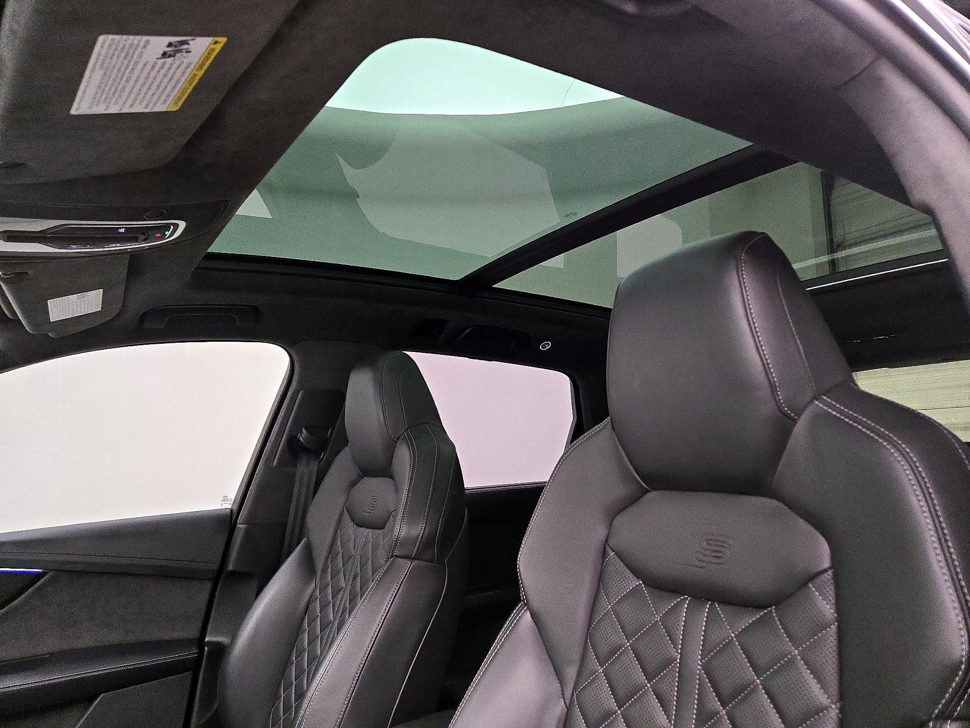 Thumbnail: 2021 Audi SQ7 - 20