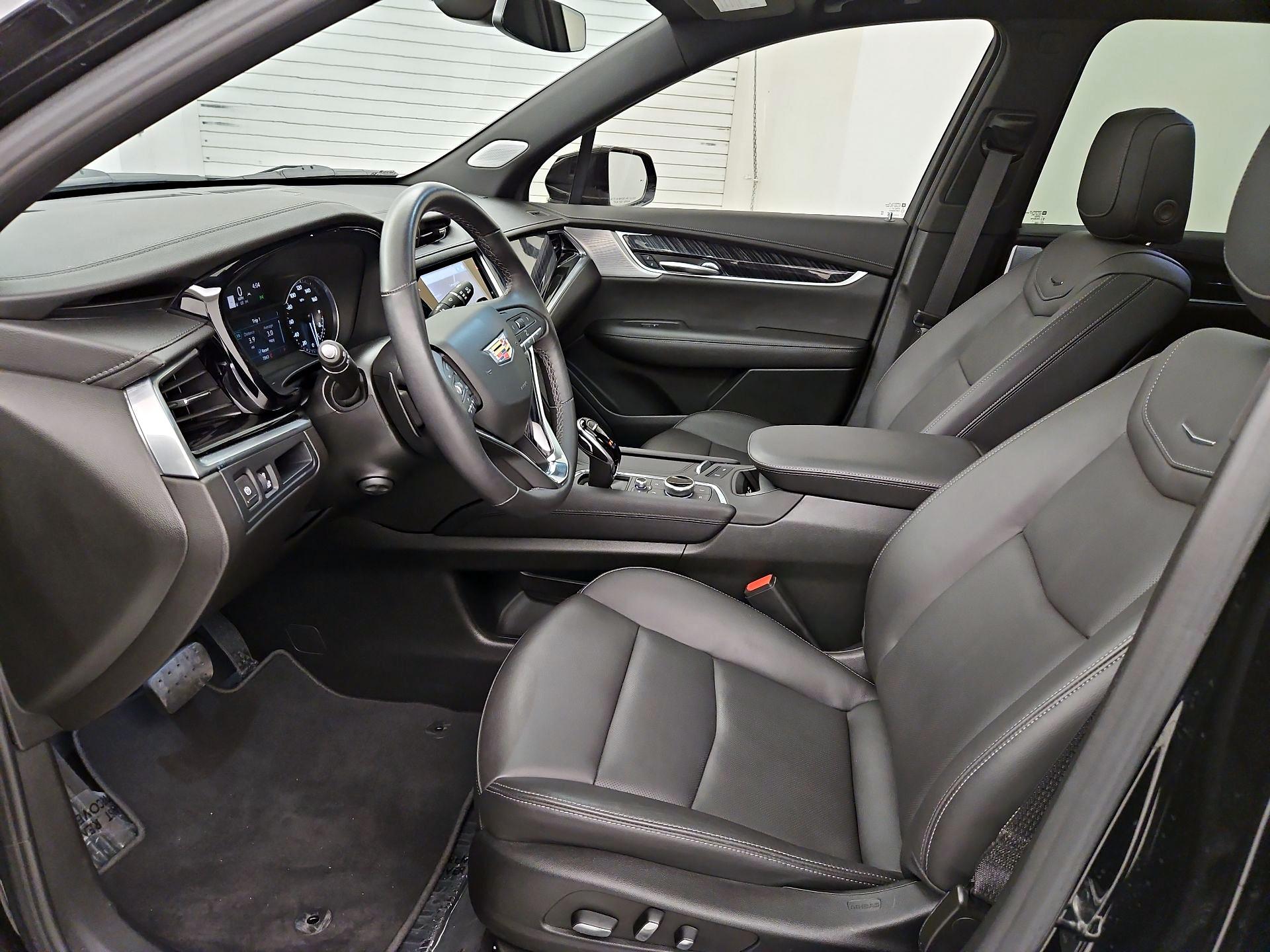 Thumbnail: 2024 Cadillac XT6 - 11