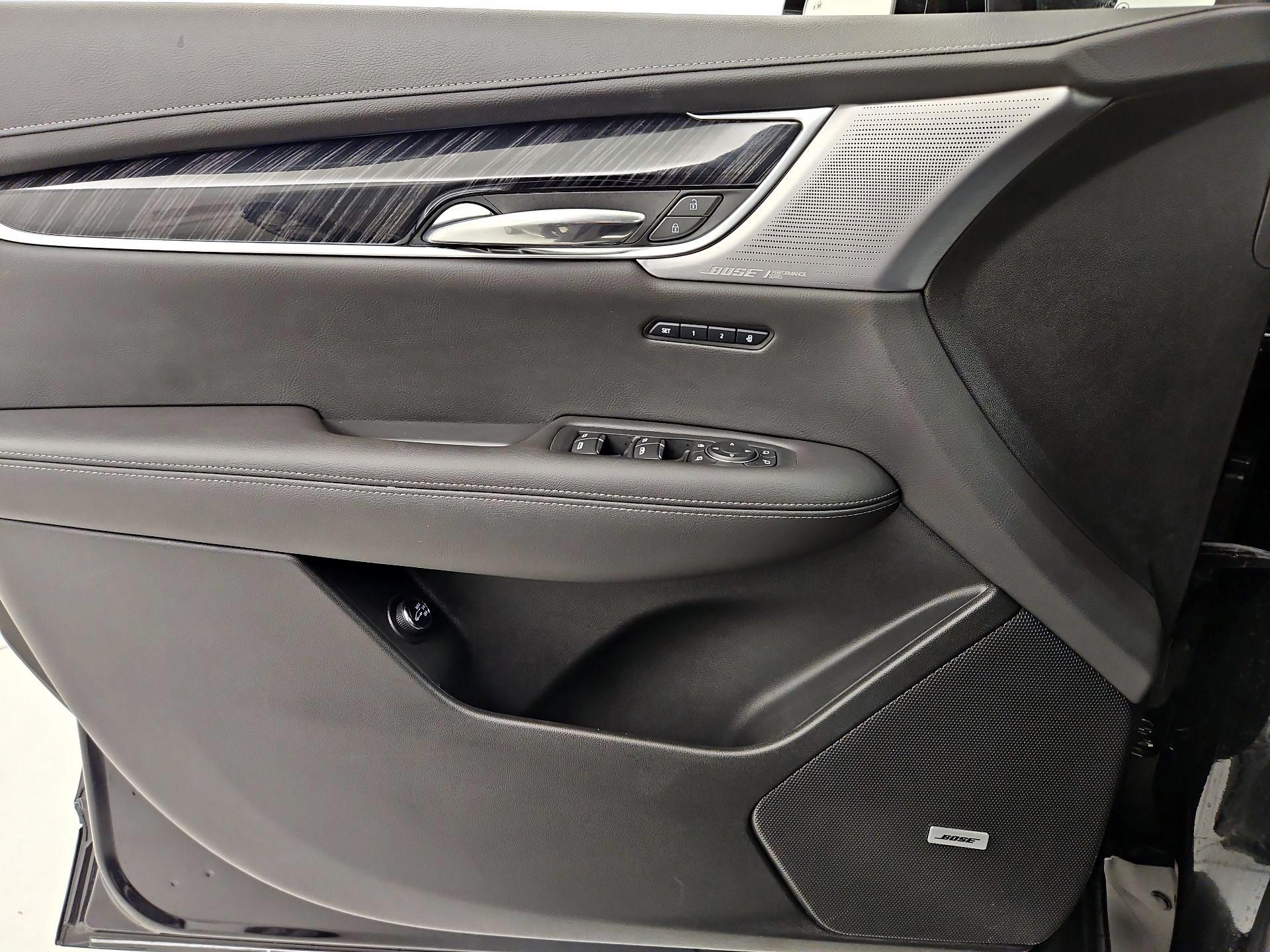 Thumbnail: 2024 Cadillac XT6 - 12