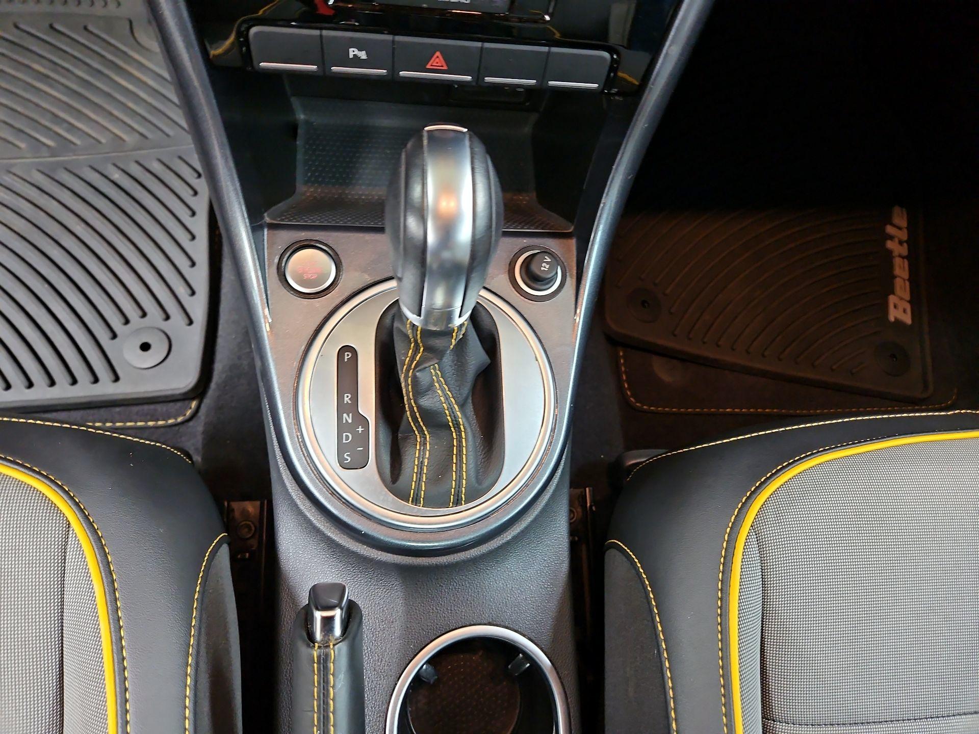 Thumbnail: 2017 Volkswagen Beetle - 17