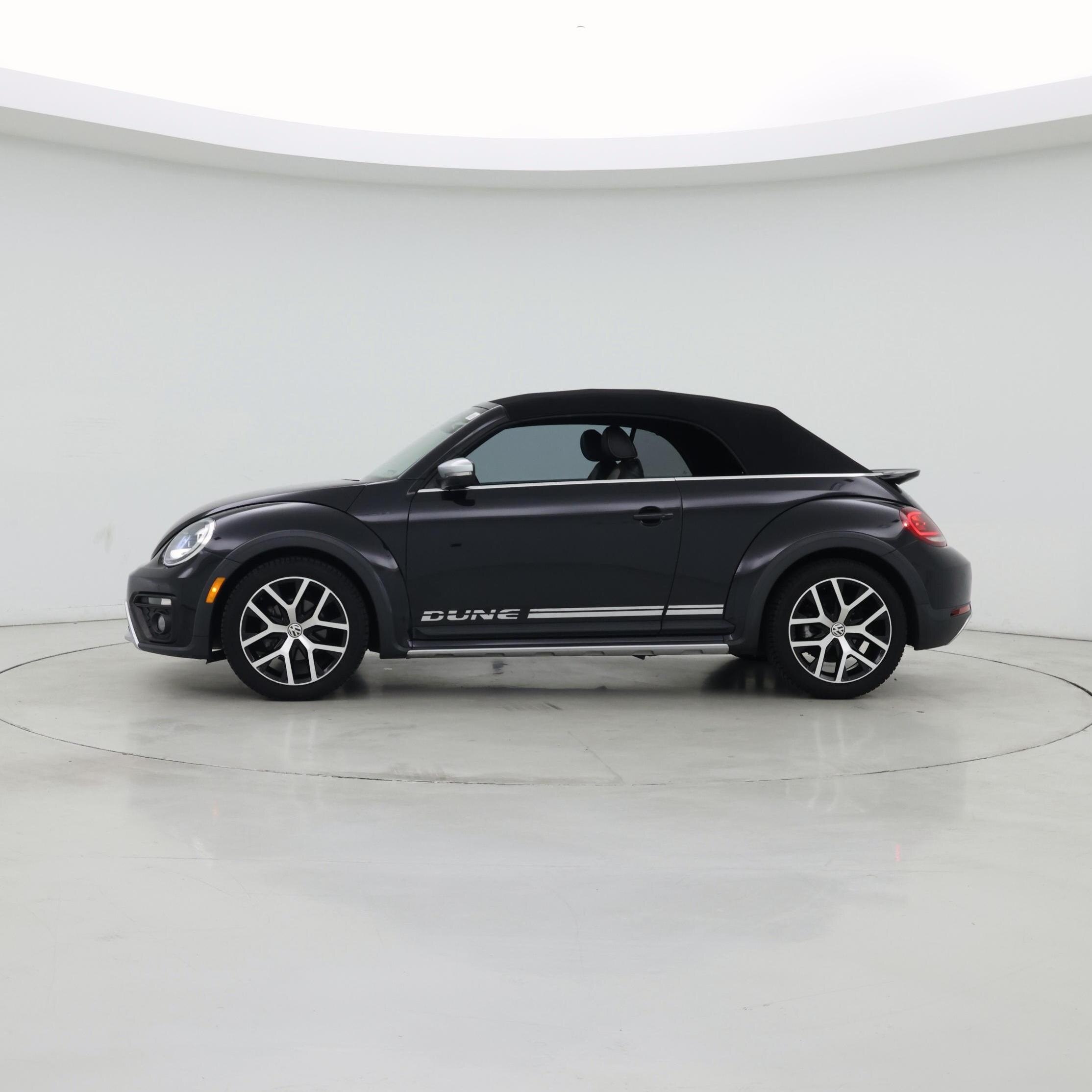 Thumbnail: 2017 Volkswagen Beetle - 3