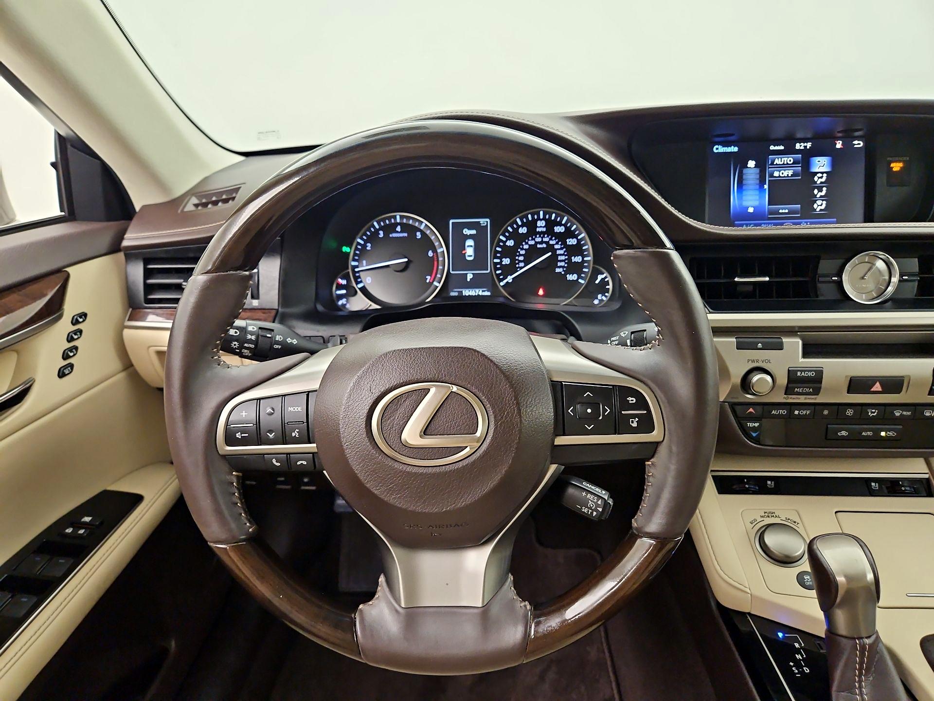 Thumbnail: 2016 Lexus ES - 10