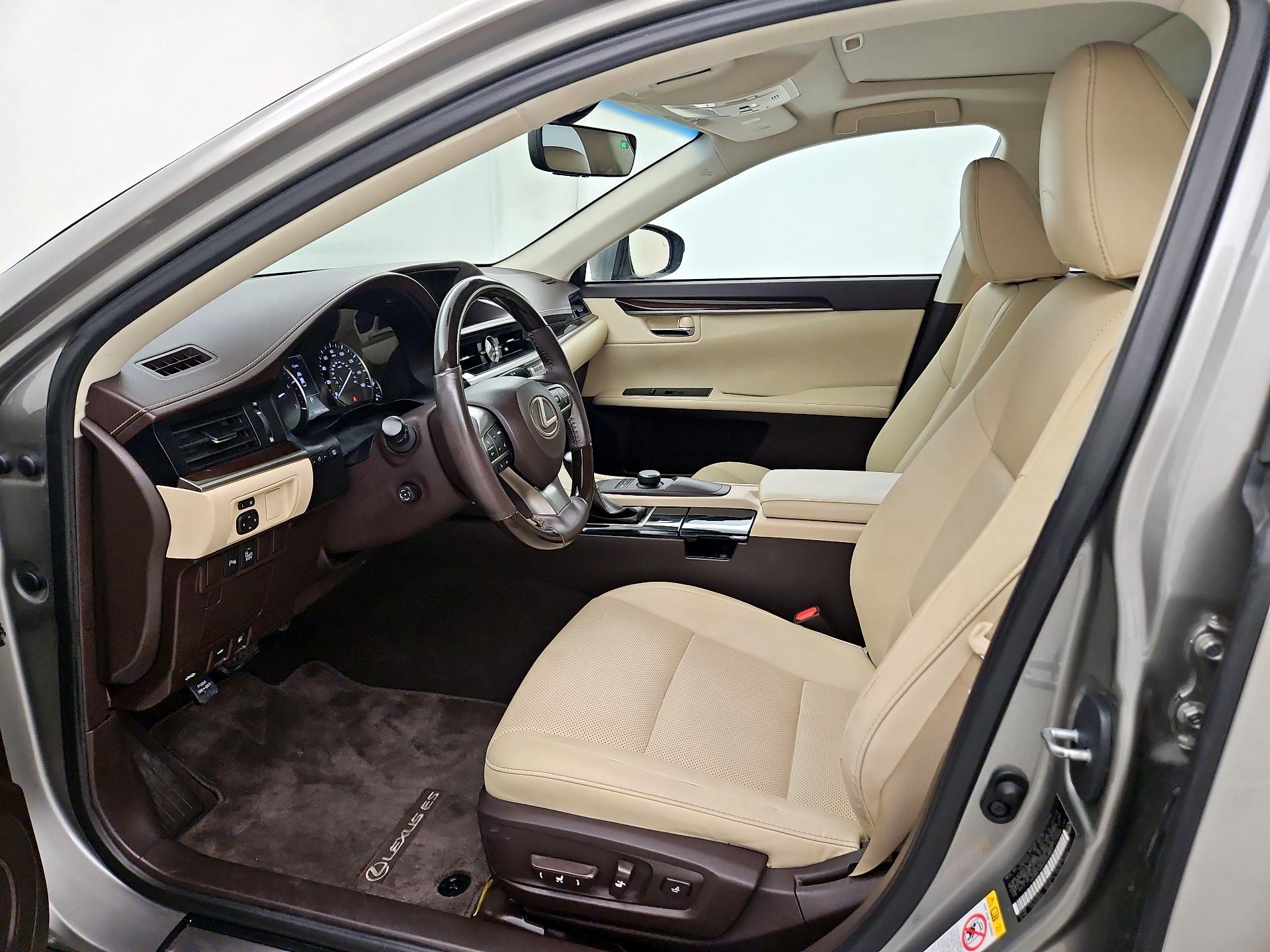 Thumbnail: 2016 Lexus ES - 11