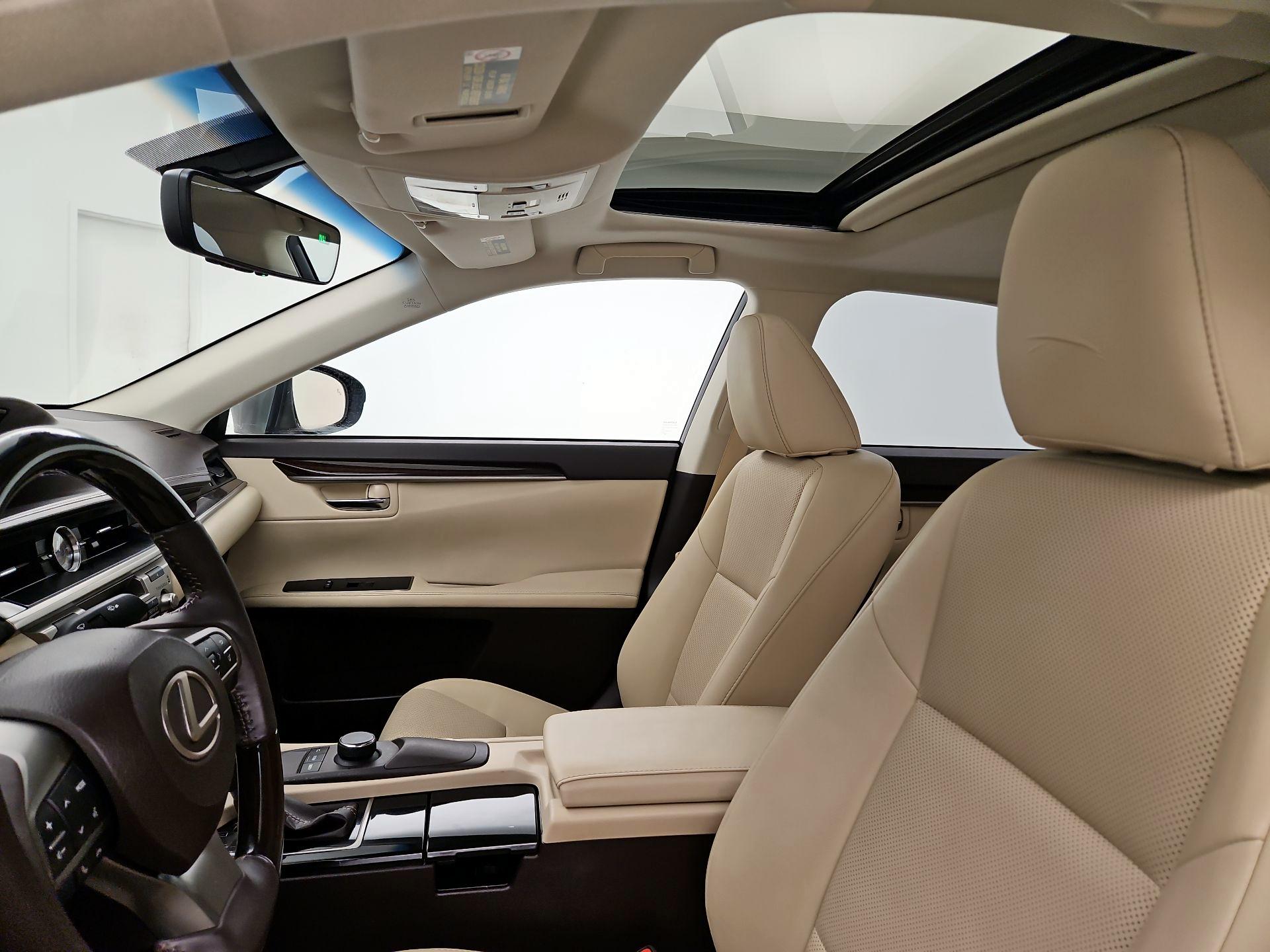 Thumbnail: 2016 Lexus ES - 19