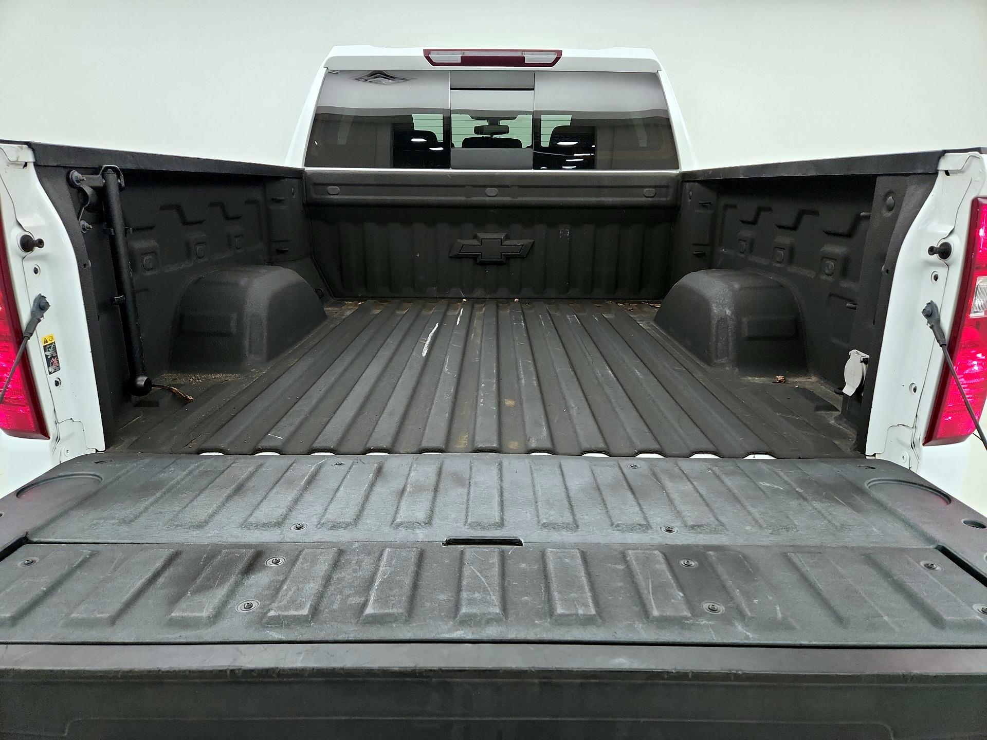 Thumbnail: 2021 Chevrolet Silverado 1500 - 16