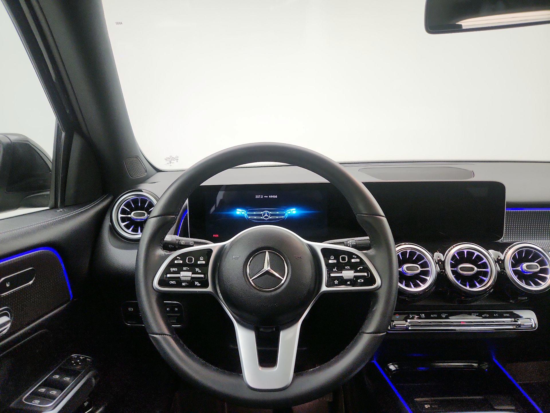 Thumbnail: 2020 Mercedes-Benz GLB - 10