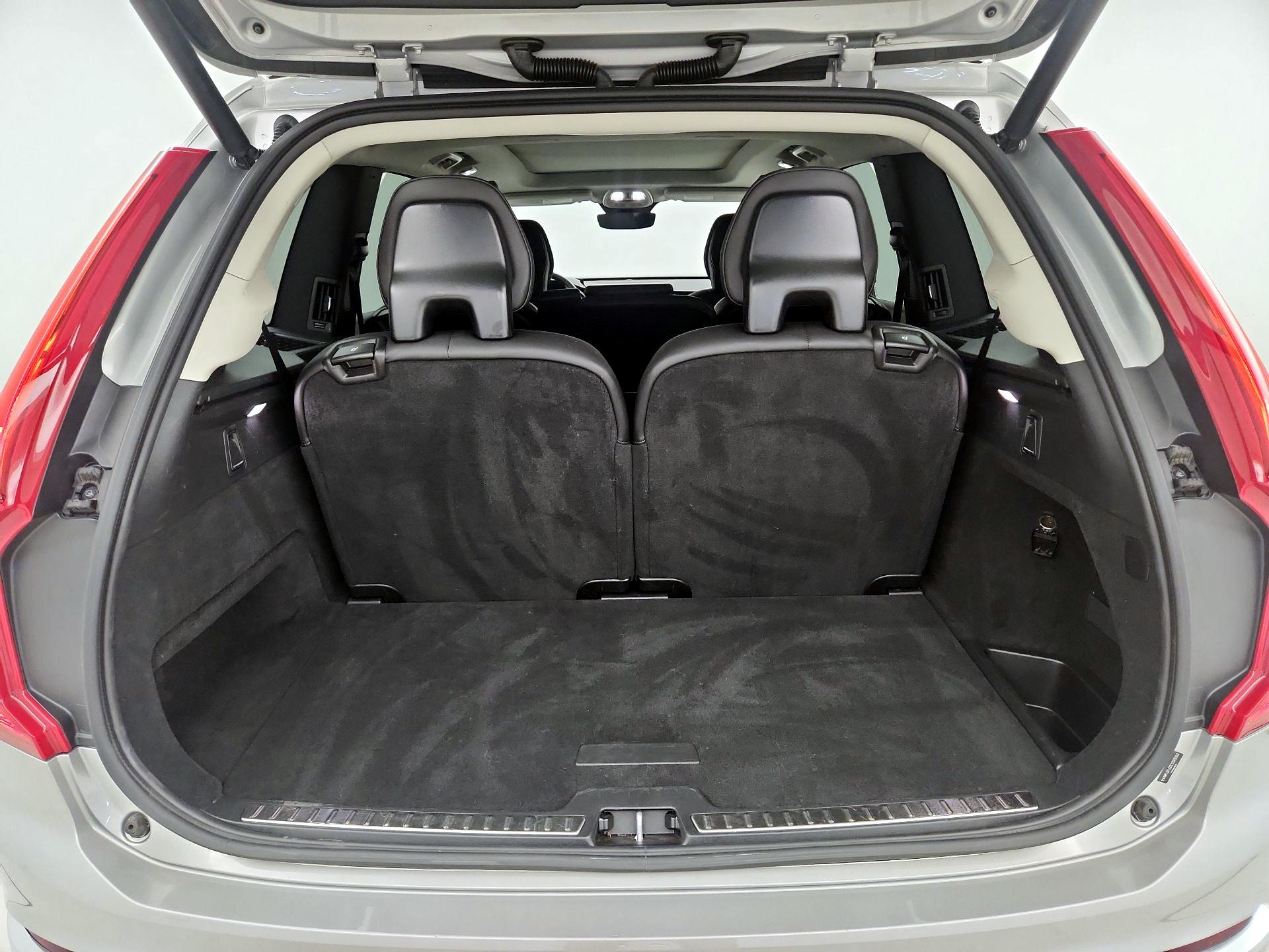 Thumbnail: 2025 Volvo XC90 - 16