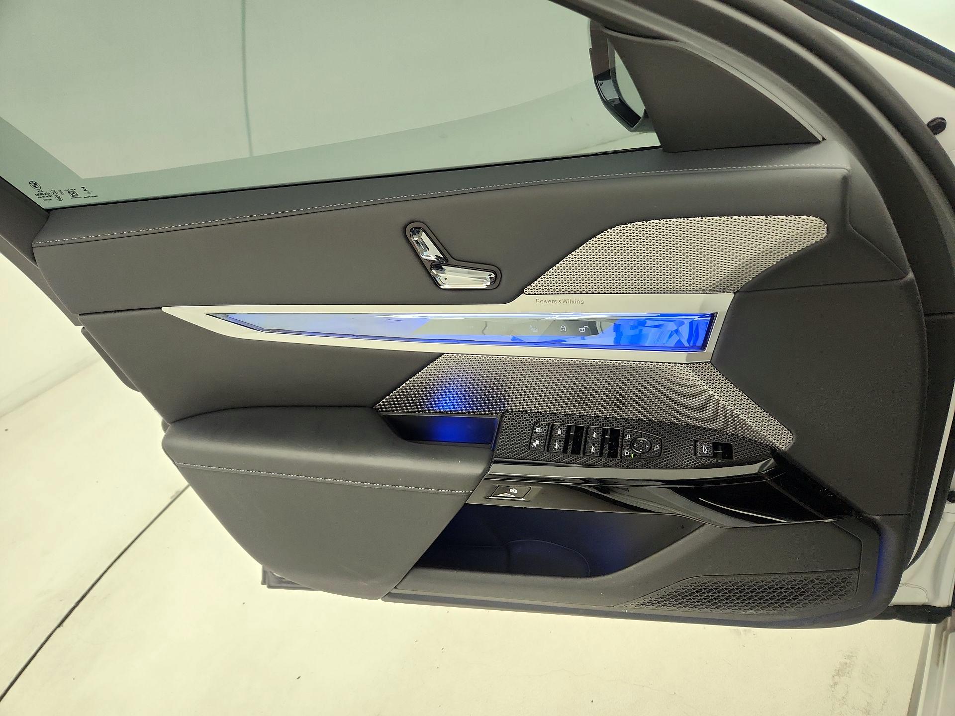 Thumbnail: 2024 BMW 7 Series - 10