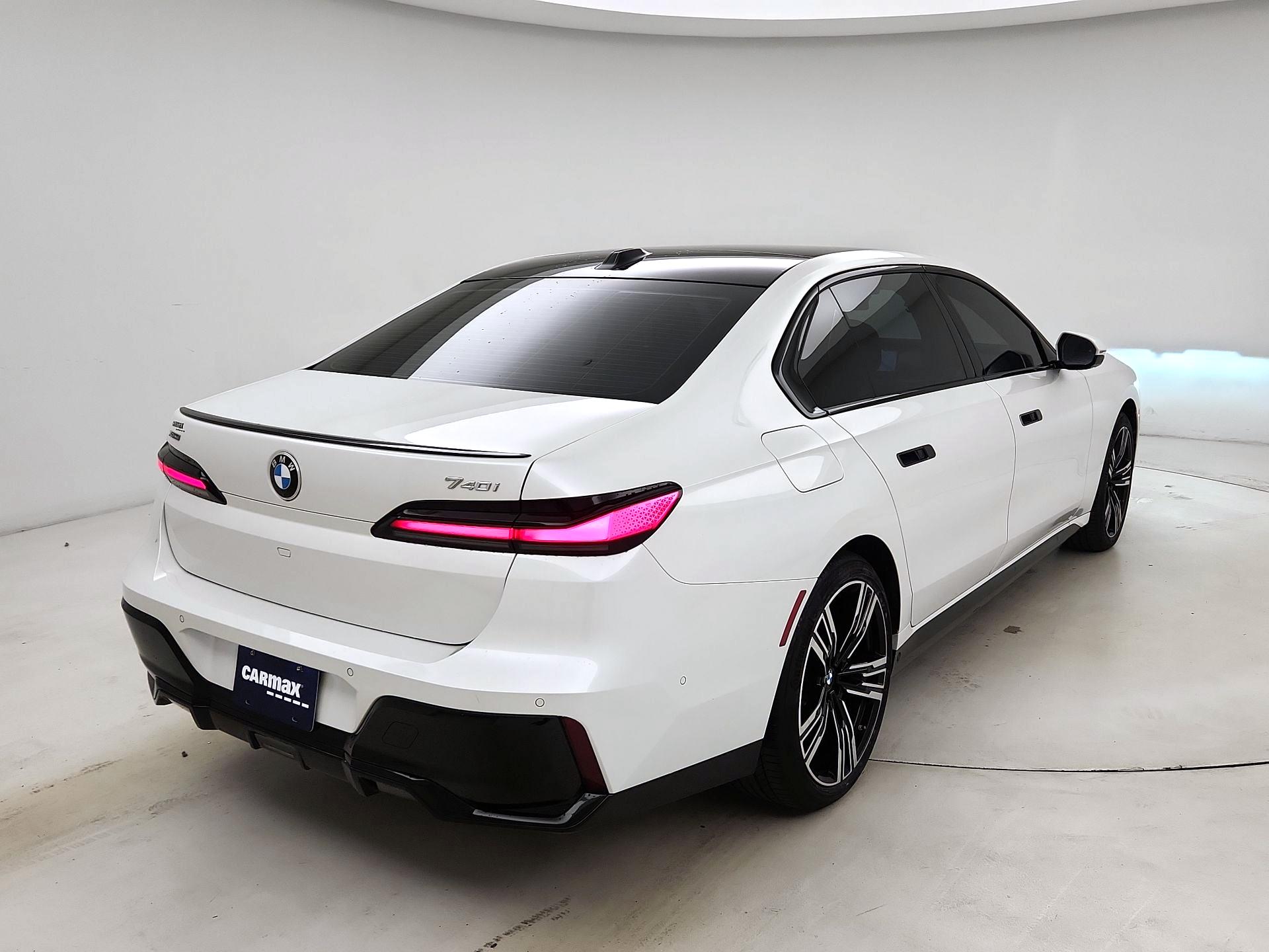 Thumbnail: 2024 BMW 7 Series - 5