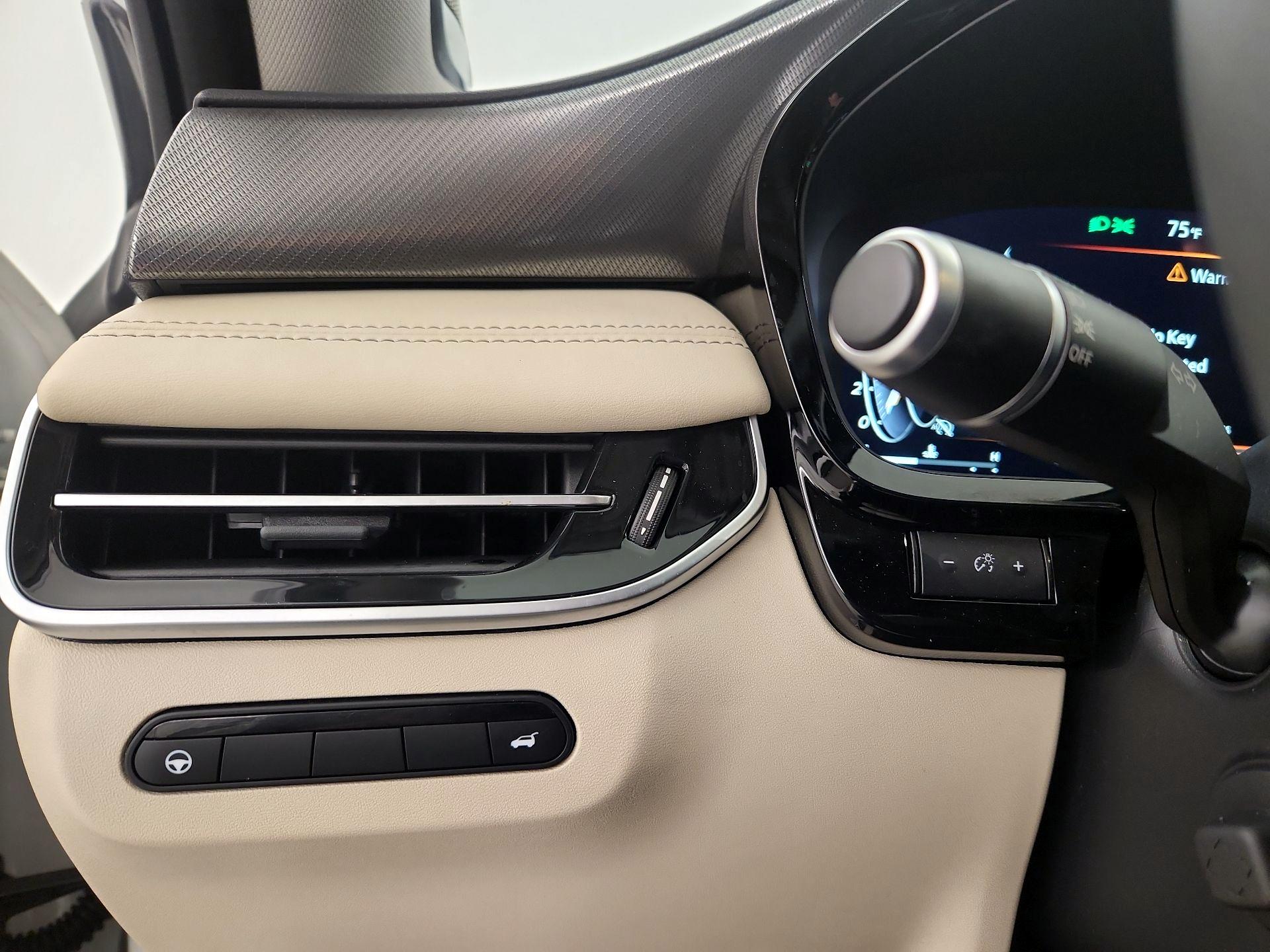 Thumbnail: 2025 INFINITI QX60 - 13