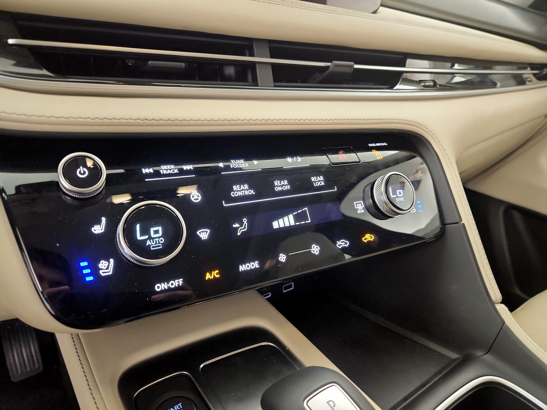 Thumbnail: 2025 INFINITI QX60 - 16