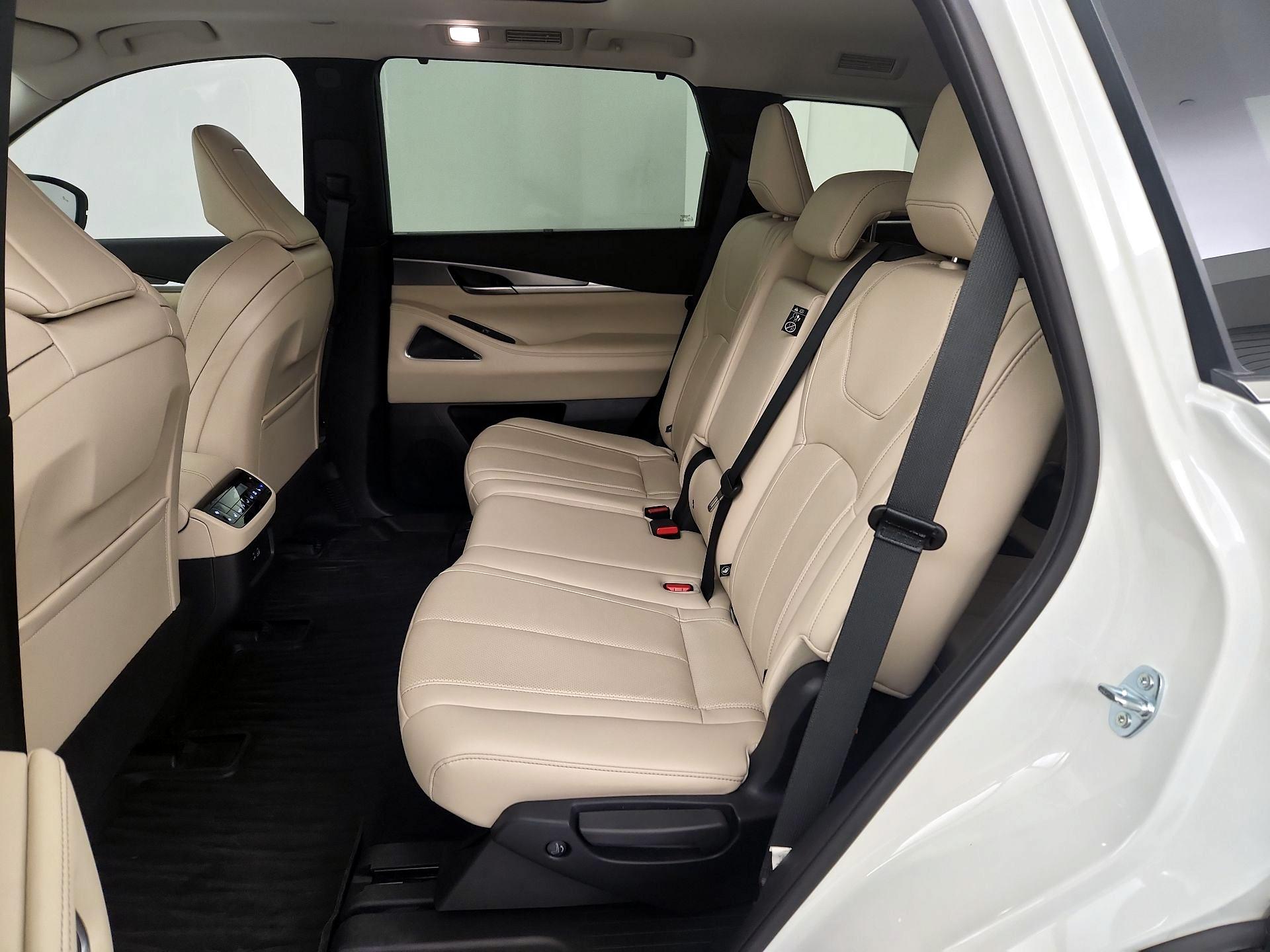 Thumbnail: 2025 INFINITI QX60 - 19