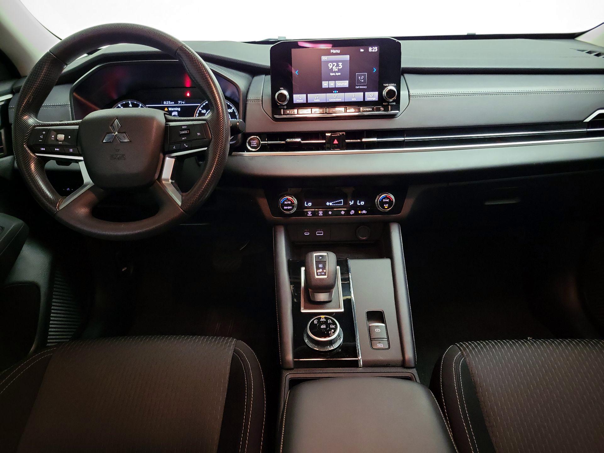 Thumbnail: 2024 Mitsubishi Outlander - 9