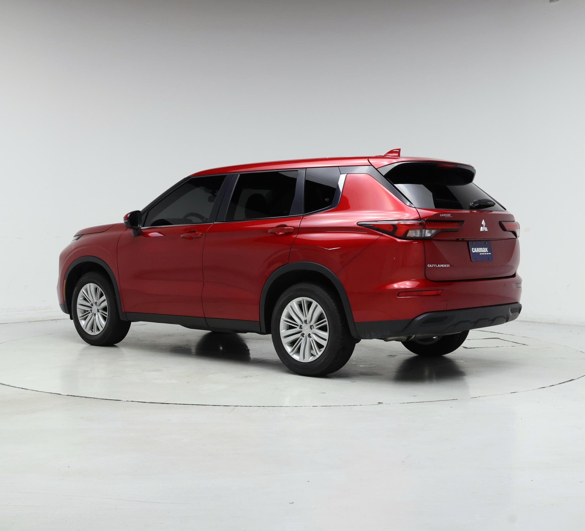 Thumbnail: 2024 Mitsubishi Outlander - 2