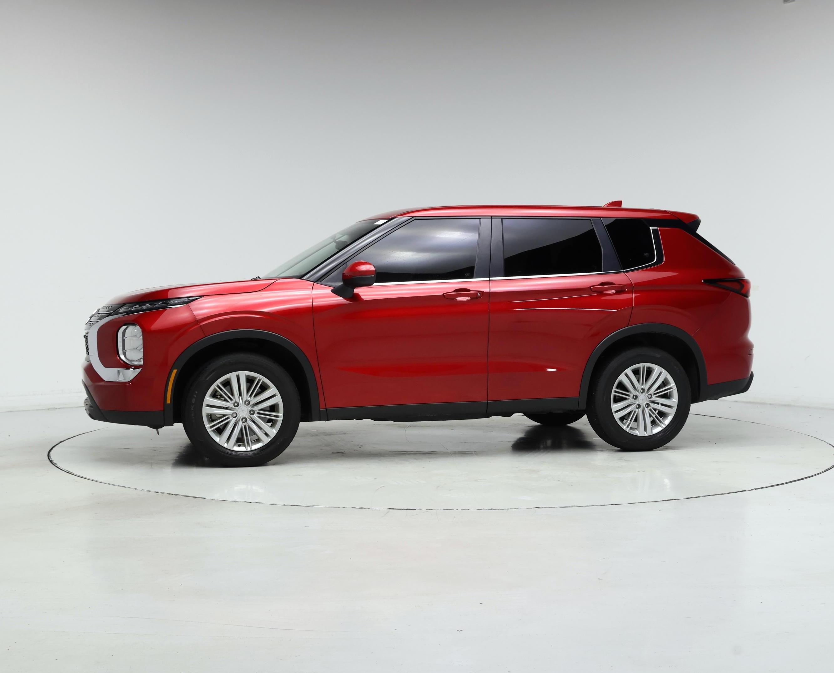 Thumbnail: 2024 Mitsubishi Outlander - 3